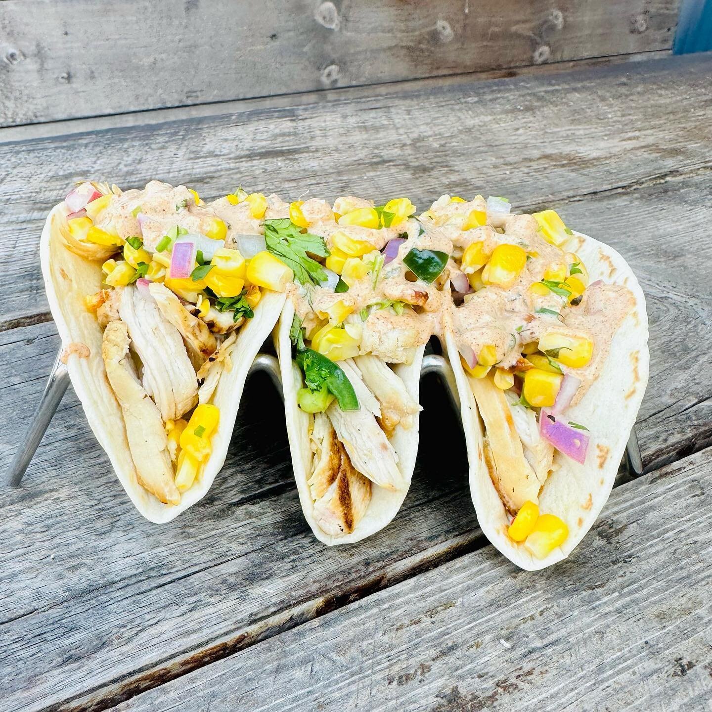 Taco 🌮 Taco 🌮 Taco Tuesday 

Pulled Chicken | Corn Salsa | Chili Ranch 

#lpsf #funnotfancy #tacotuesday #patioseason