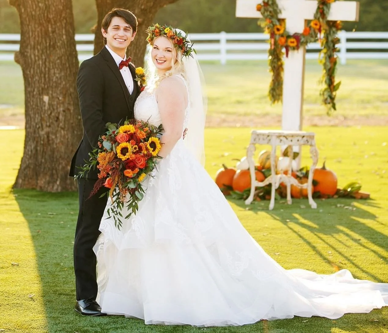 We hope everyone had a great Halloween! We also hope you enjoy our brides pumpkin themed wedding as much as us 🎃 

PC📸: @hamptonmorrowphotography 
Hair &amp; makeup: @prettyonpremises 
Venue: @thefrenchfarmhousevenue 
Florals: @thegrandpoppy 
Plann