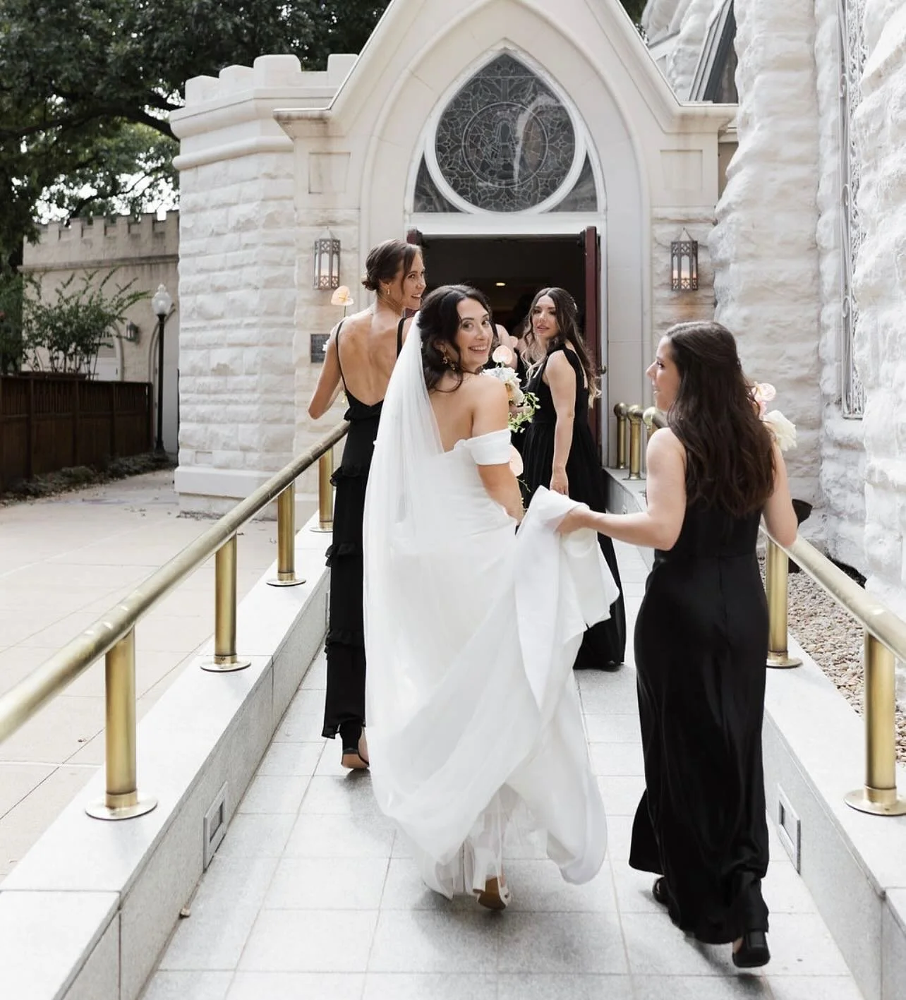 Our favorite part of the day is spending time getting ready with you and seeing the look come together 😍 

PC📸: @elisabethannephoto 
Hair &amp; makeup: @prettyonpremises 
Venue: @brikvenue 
Planner: @cainandcotx 
Florals: @darlingflorenceco 
&bull;