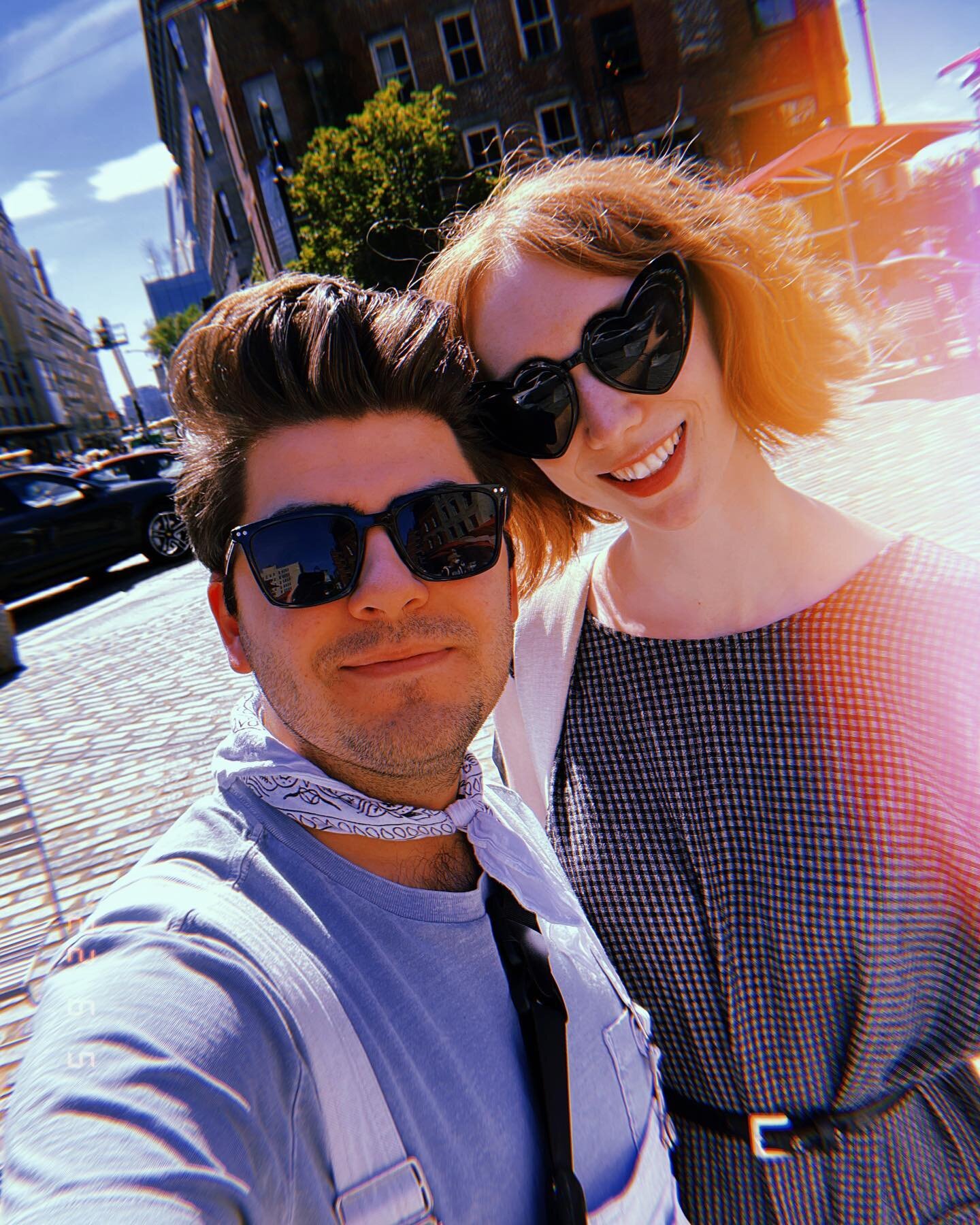 @linneascott and I have dreamed of being adults but more importantly artists 👨🏻&zwj;🎨👩🏻&zwj;🎨in NYC since we were ten - today we had brunch and realized how proud ten year old J and L would be to see us today. Happy June ☀️