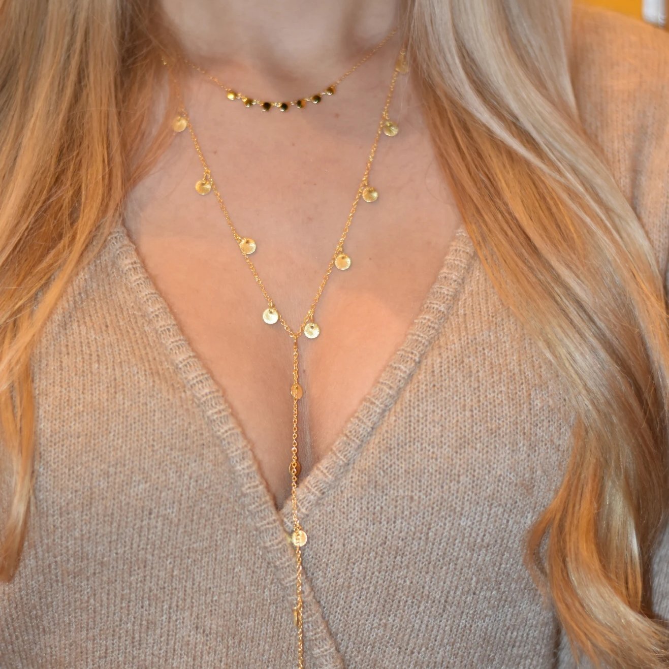 CHARMING DISK LARIAT