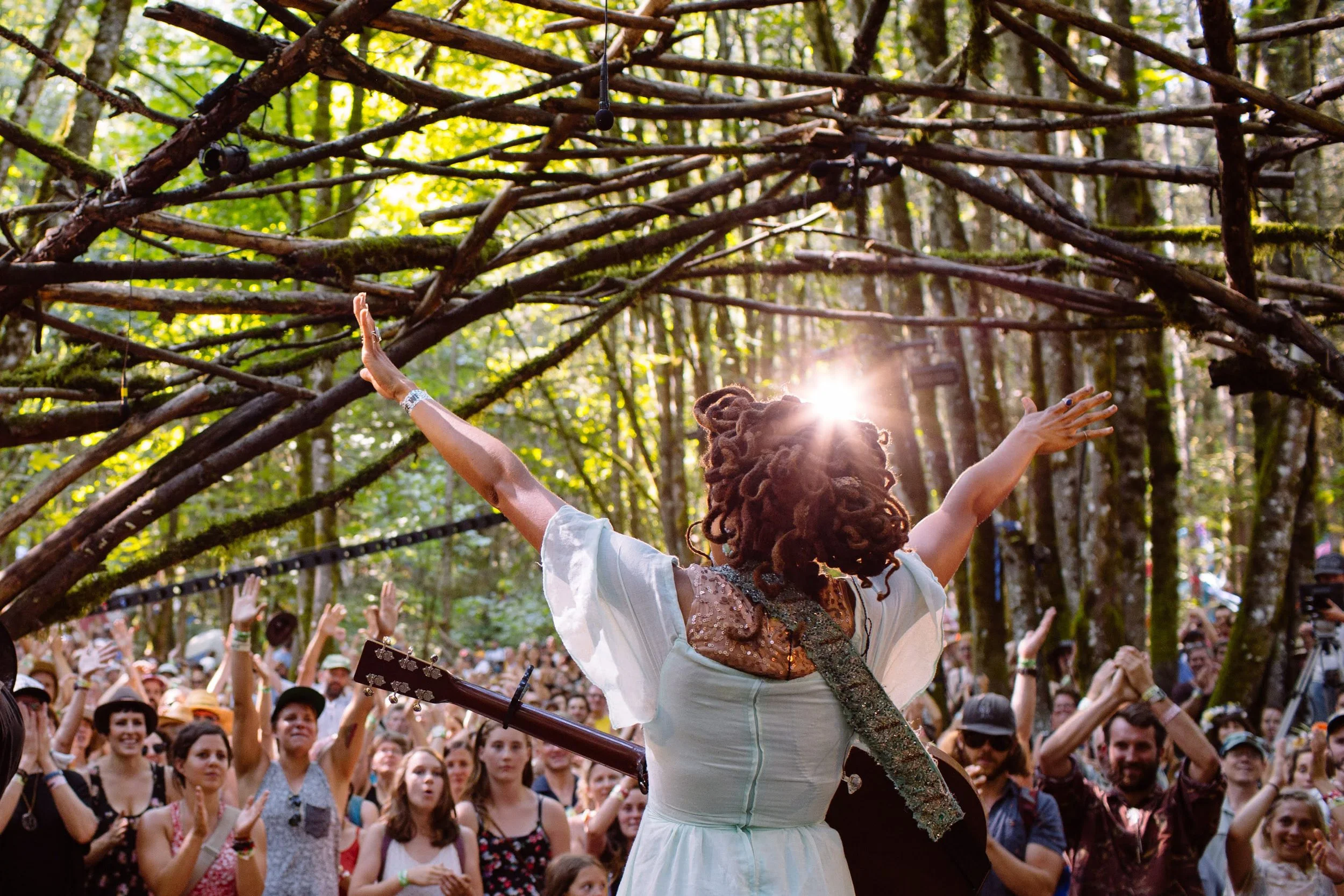 ValerieJune_Woods_Stage_by_Liz_Devine-1.jpg