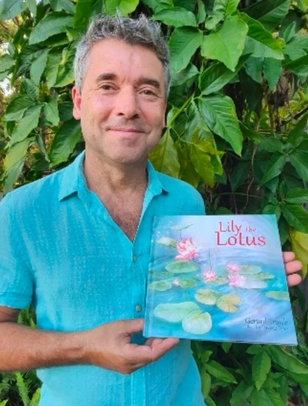 Author wins endorsement from Fergie