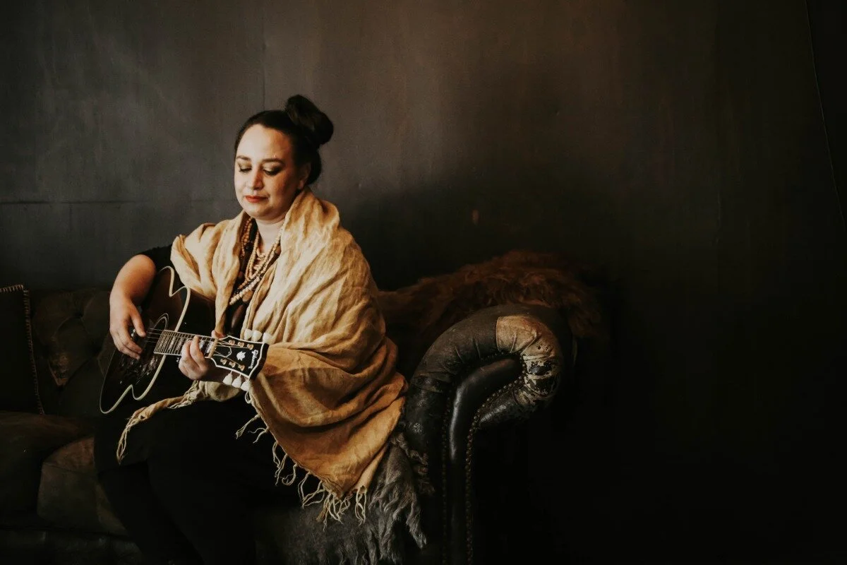 Eudlo artist takes centre stage in online series