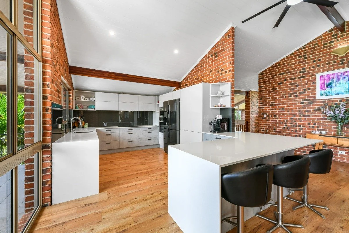 Magnificent acreage living in every sense!