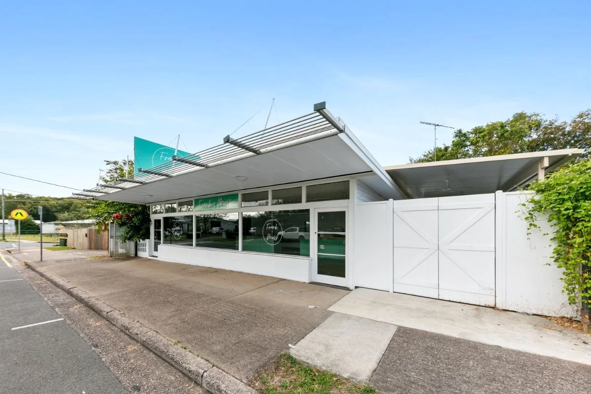 Your new shop&nbsp; comes with tenanted flat