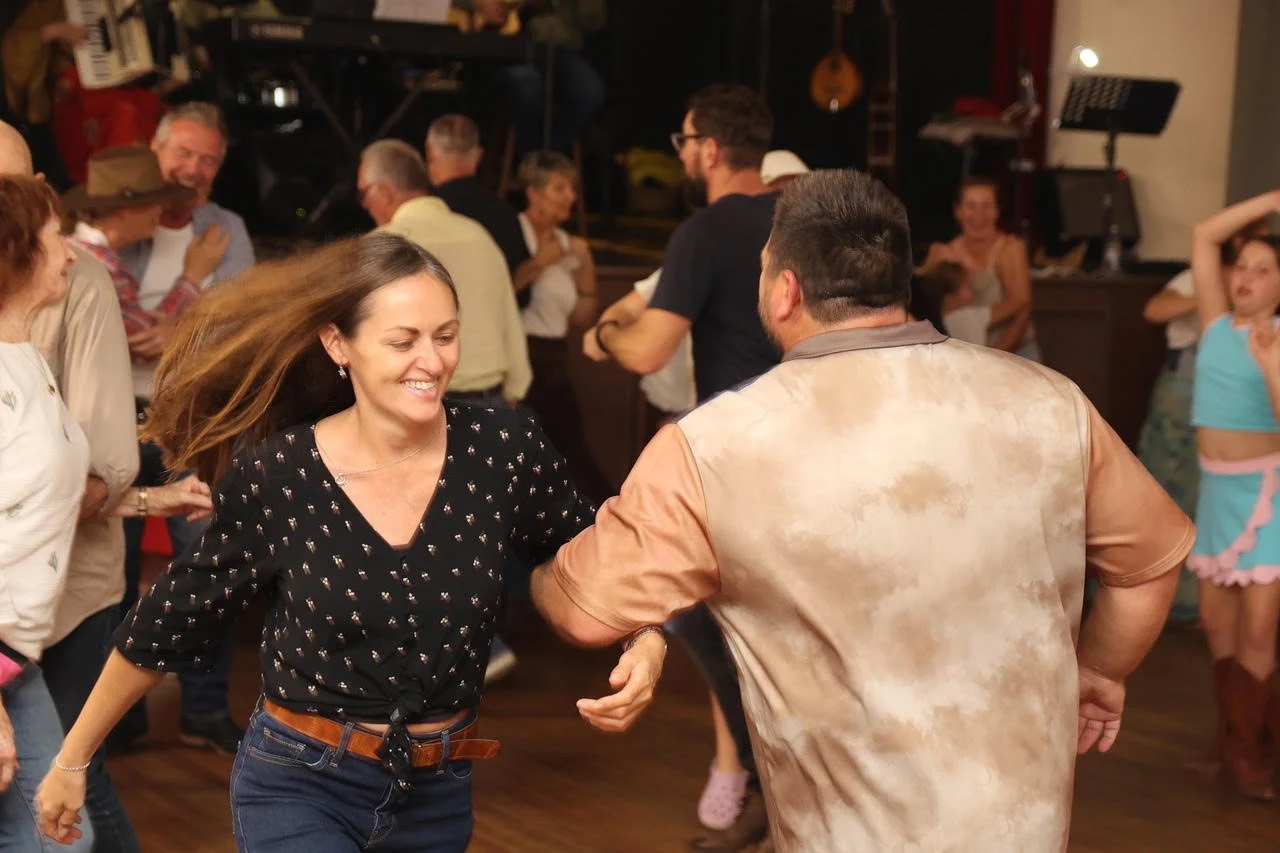 Hundreds turn out for Palmwoods spring bush dance