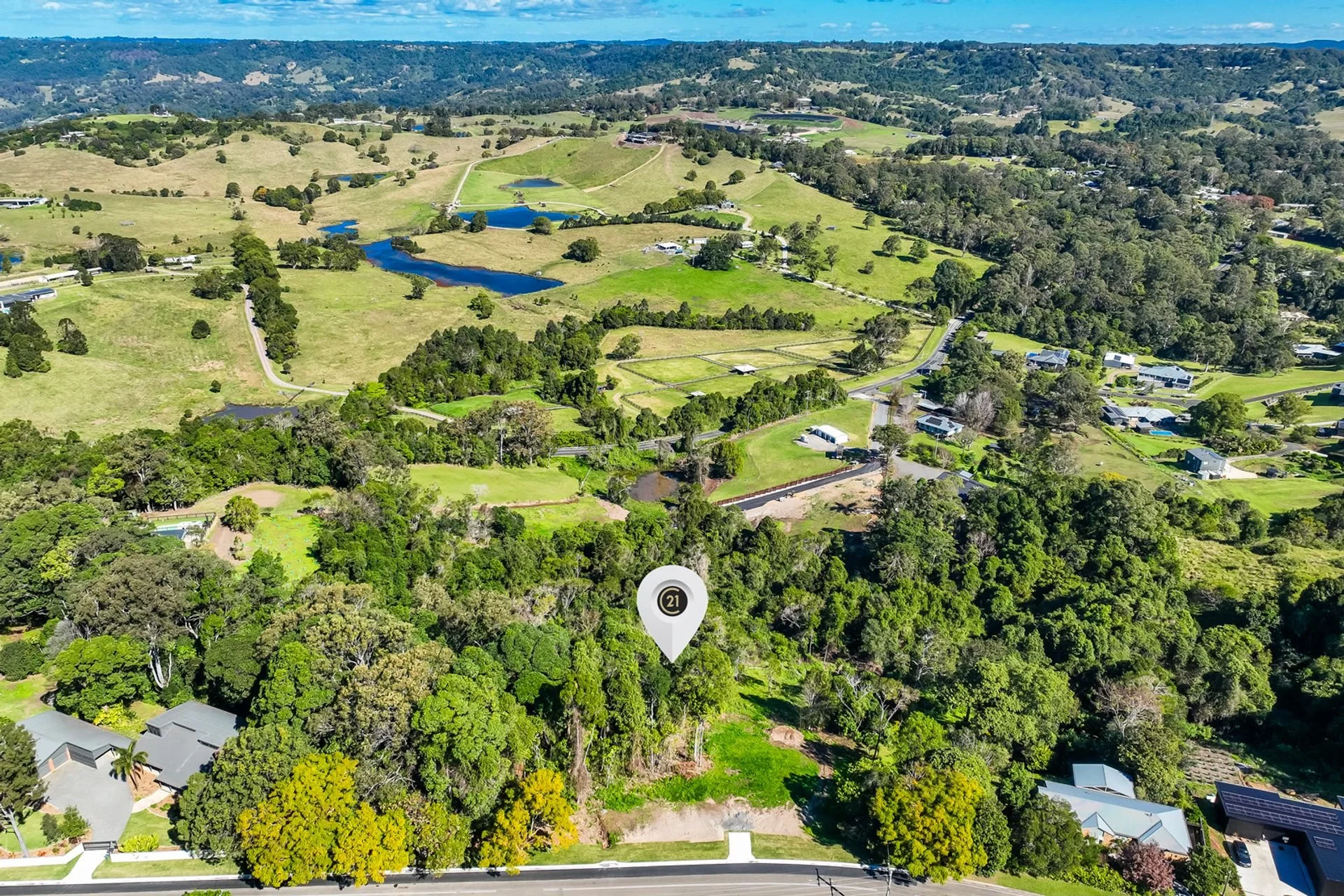 Create your hinterland dream with spectacular range views