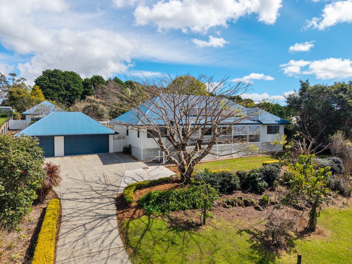Country charm, timeless character, stunning view