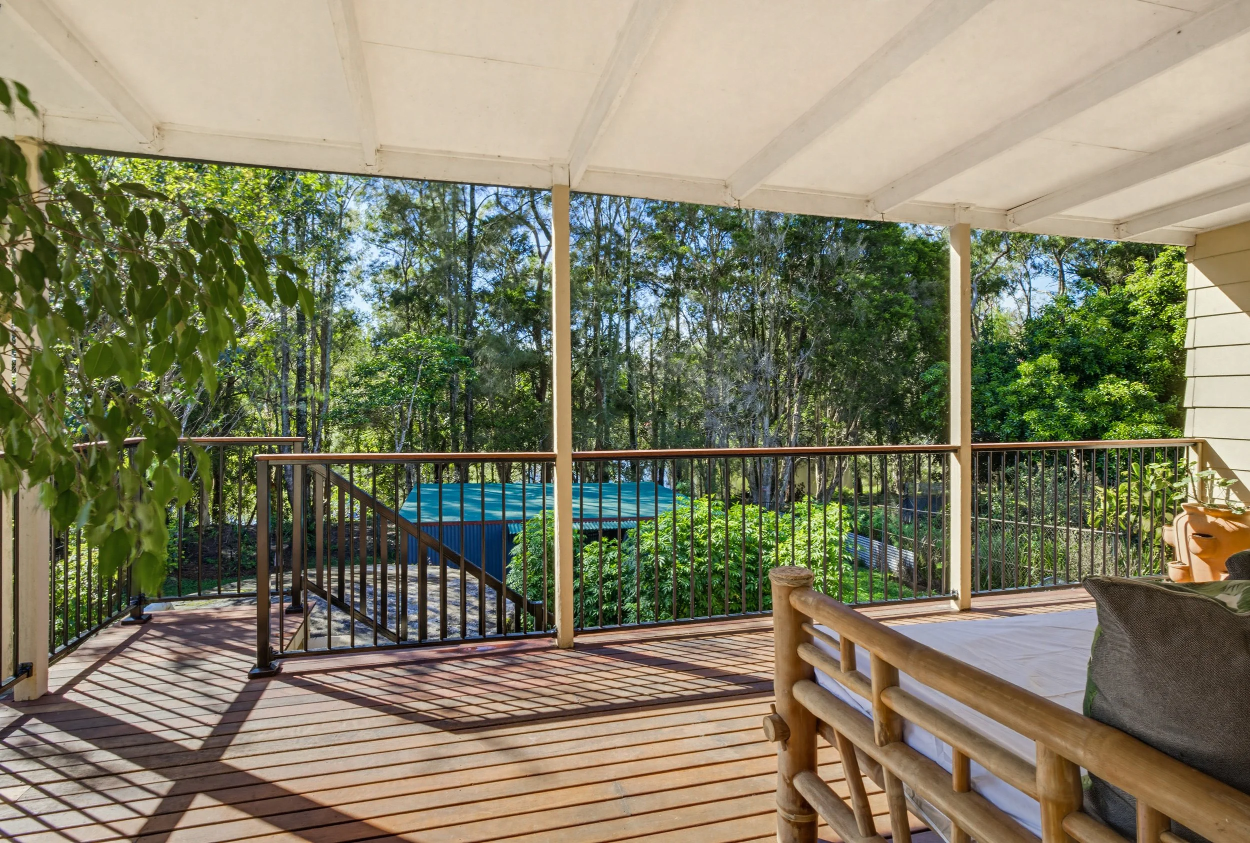 Peaceful lakeside living in the heart of Mapleton