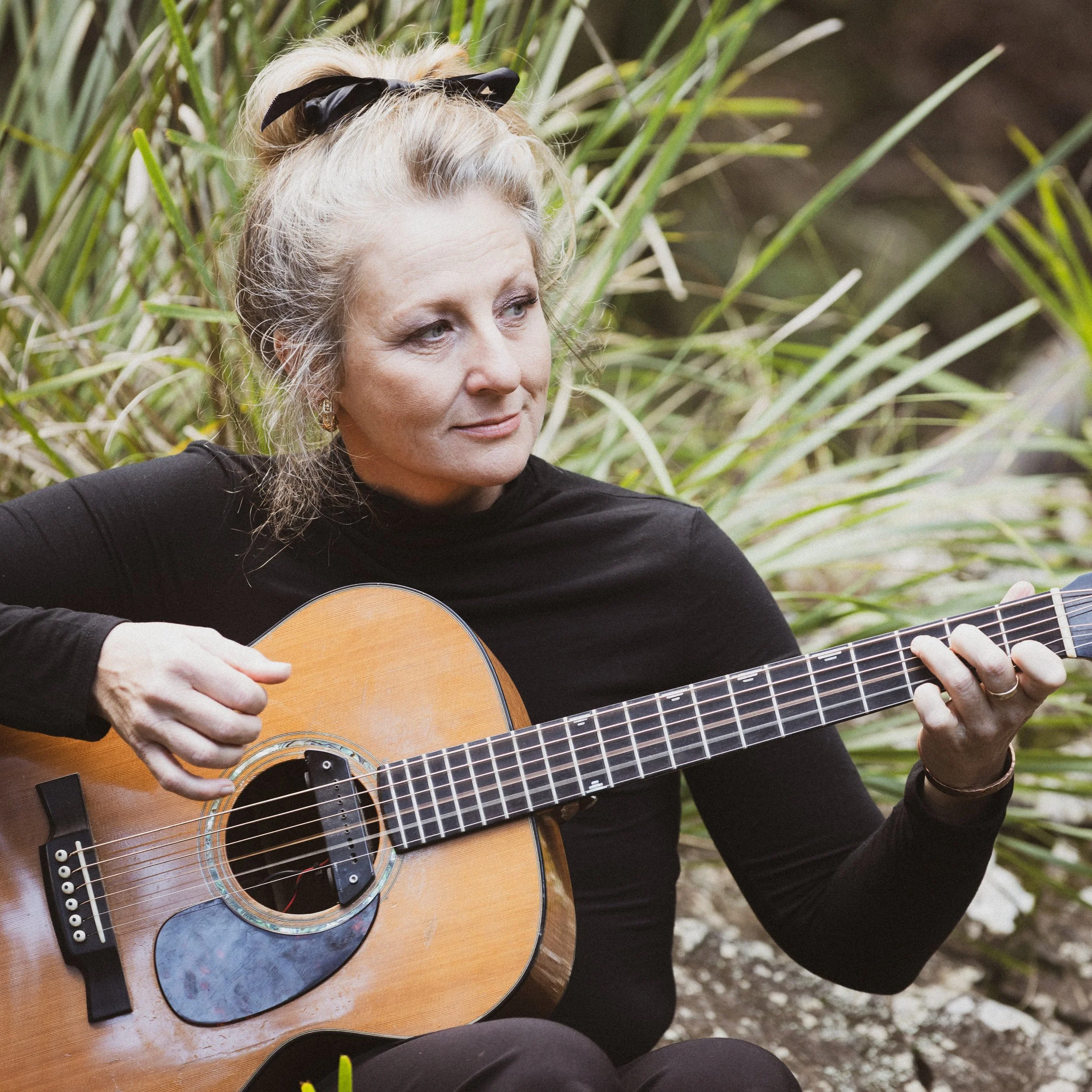 Soulful songwriting meets cinematic strings in Jackie Marshall’s latest live collaboration