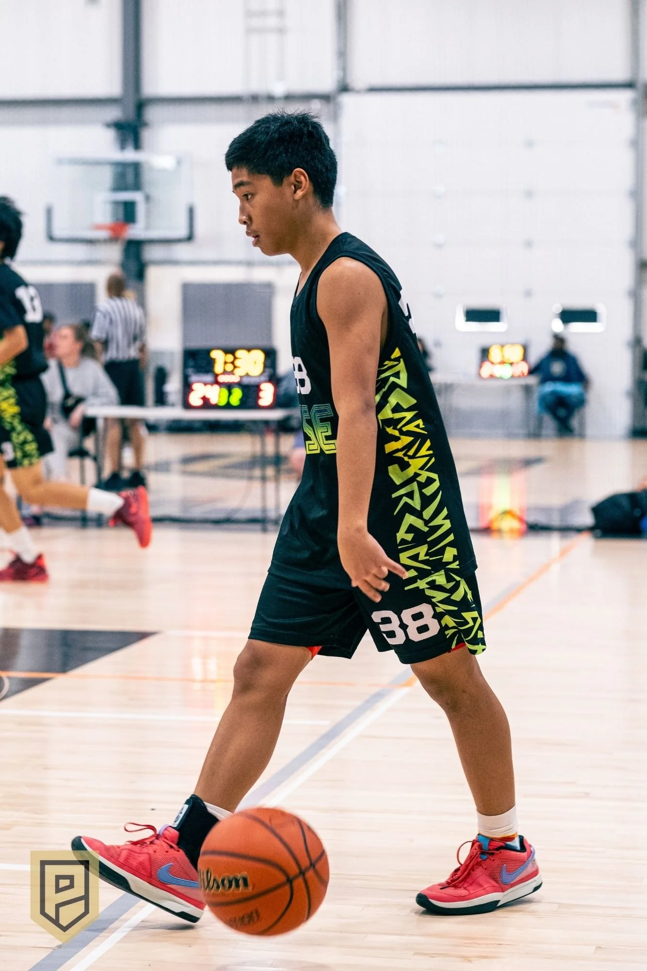 MISTLETOE MANIA (7).jpg