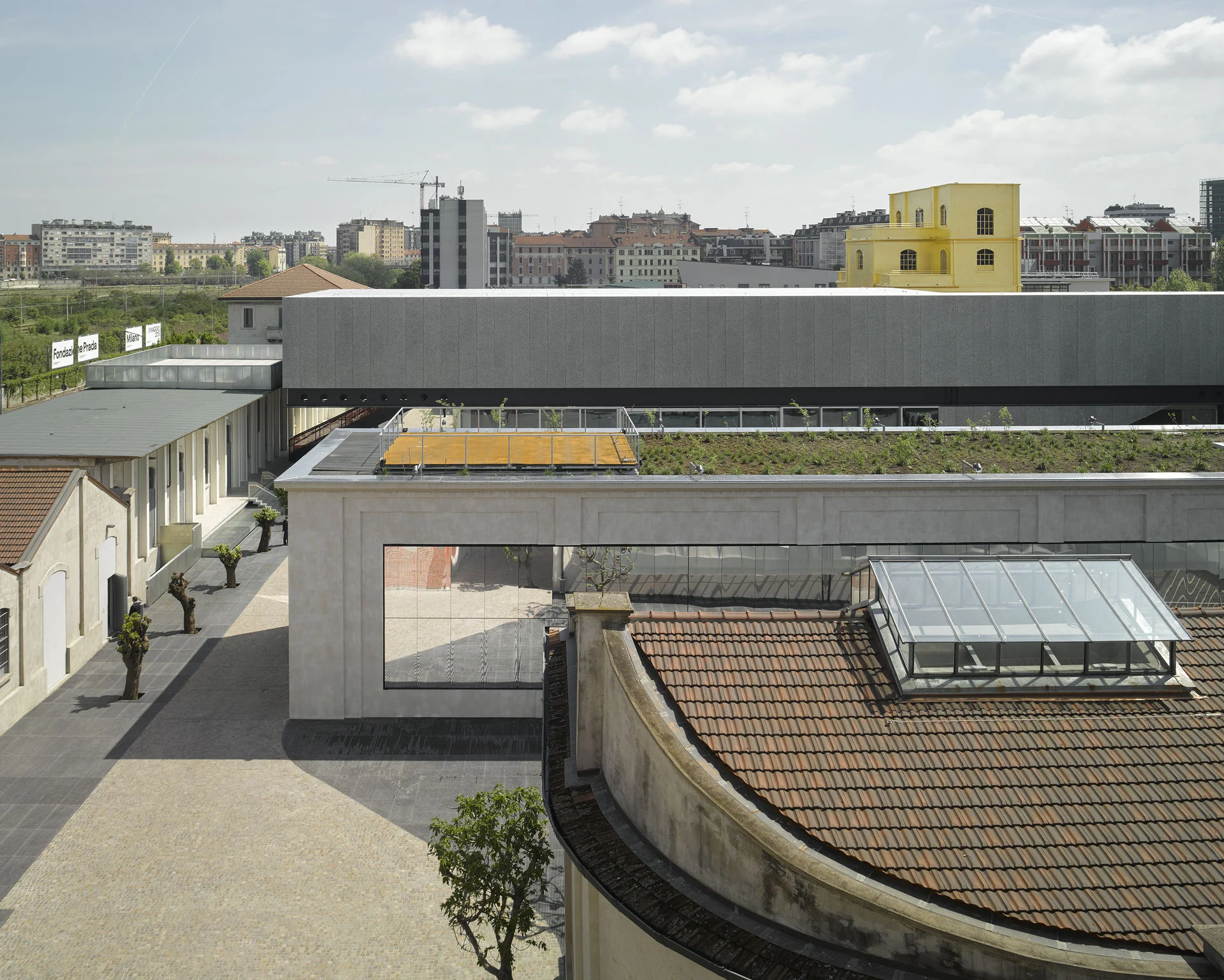 Navigating Milan’s Art Districts:  What to Eat, See, Shop