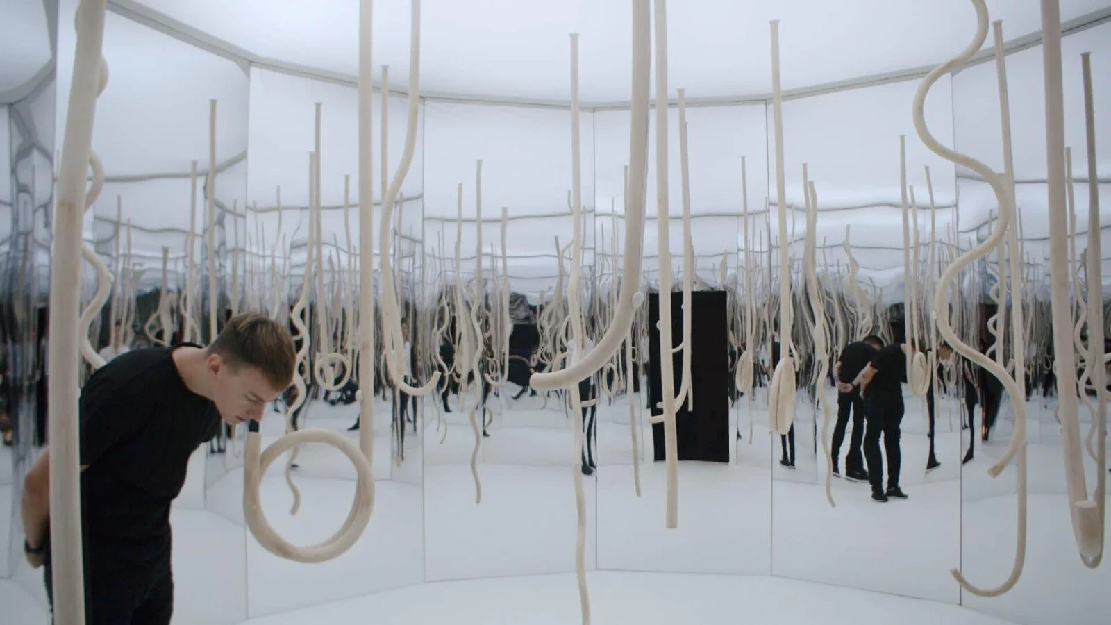 Olfactory Art: Coffee, Pollution, Extinct Flowers and Memories