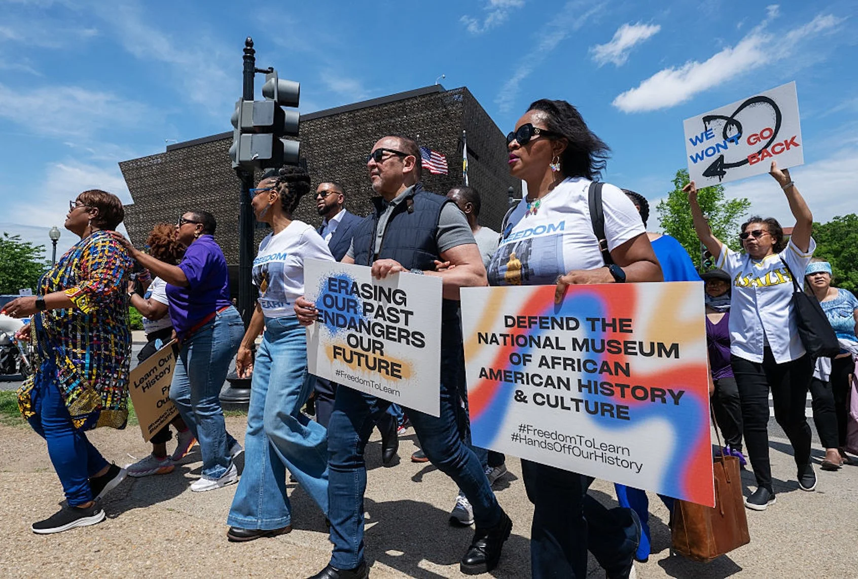 Smithsonian-Protesters-2230461490.jpg