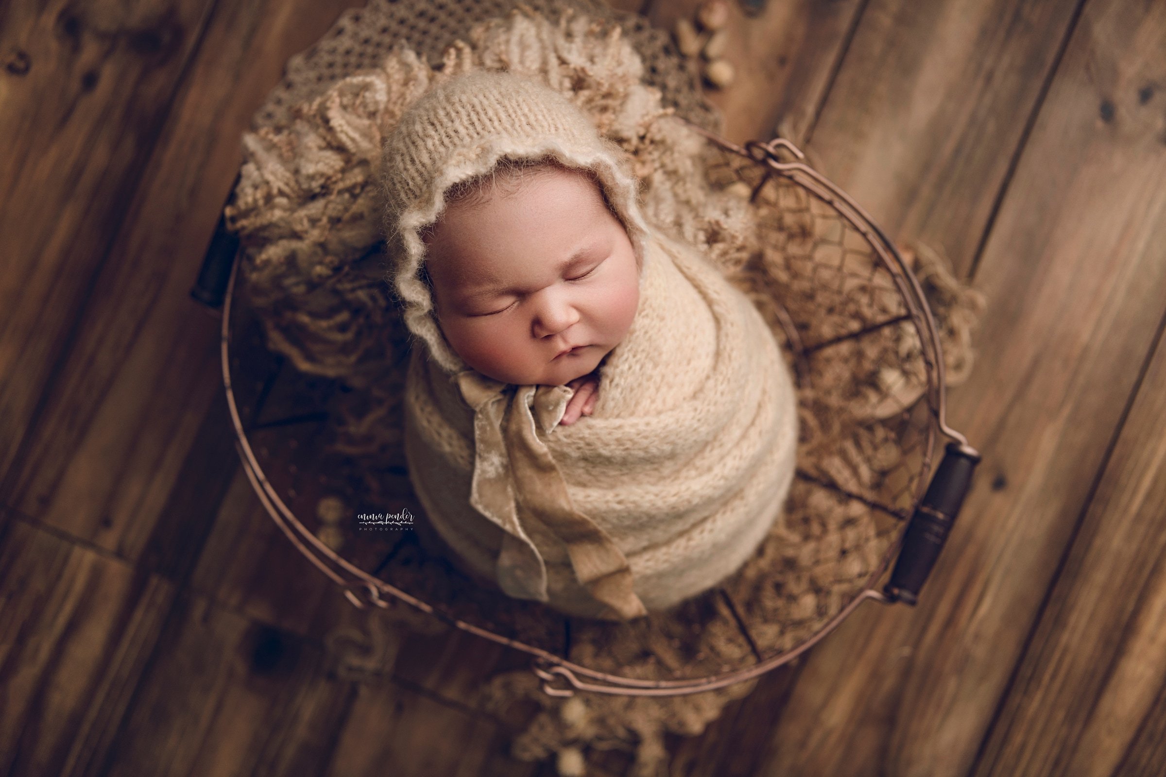 Melbourne Best Newborn Photographer | Emma Pender Photography 