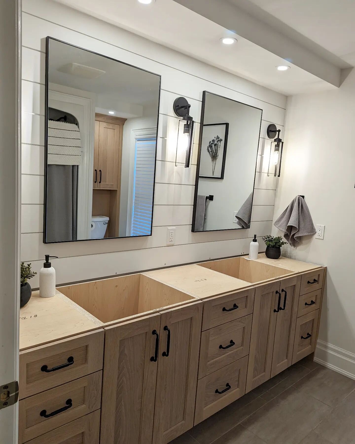Clean, Simple, and yet elegant. 

#ingrainconcepts #vanity #bathroom #farmhouse #clean #simple #elegant #bathroomsofinstagram #cabinetry #woodworking #whiteoak #finewoodworking #custom #bespoke #shiplapwalls @rubiomonocoatcanada @rubiomonocoat #rubio