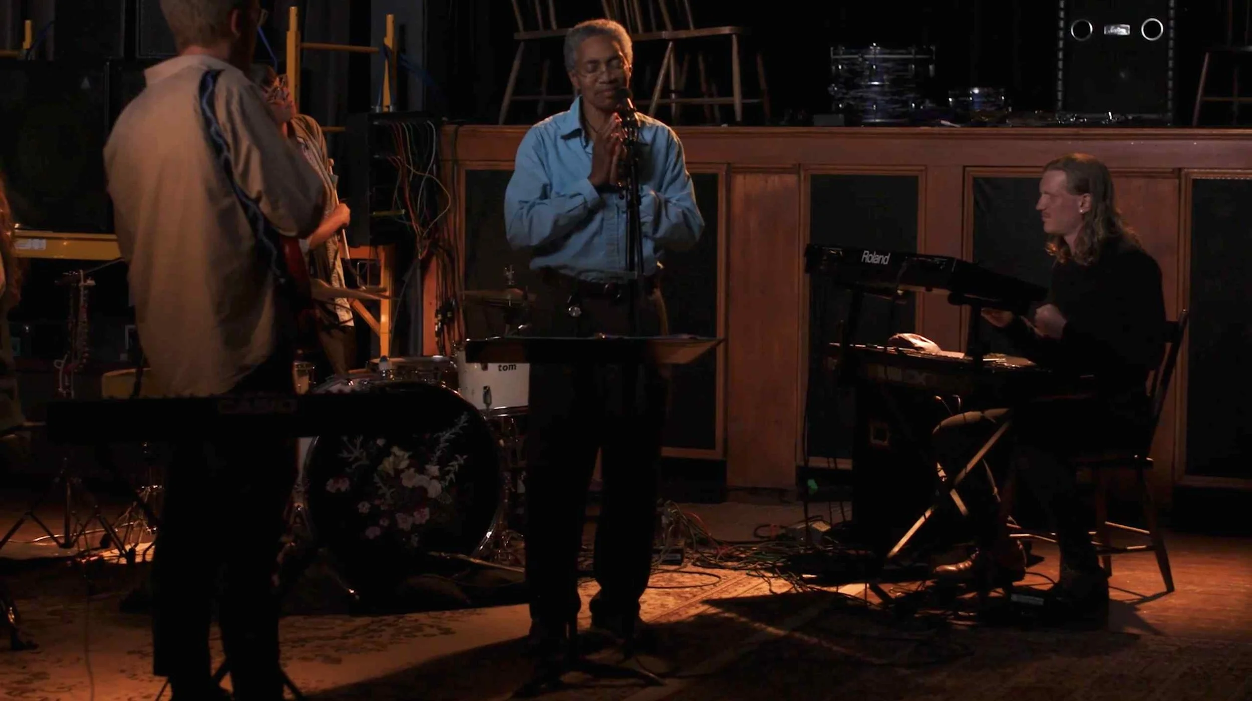  Transgressive Records 6’ Producer  Music video for 'Sunset Village', from Beverly Glenn-Copeland's 1986 album 'Keyboard Fantasies'. Performed by Beverly Glenn-Copeland and Indigo Rising at Old Confidence Lodge, Nova Scotia.  Beverly Glenn-Copeland, 