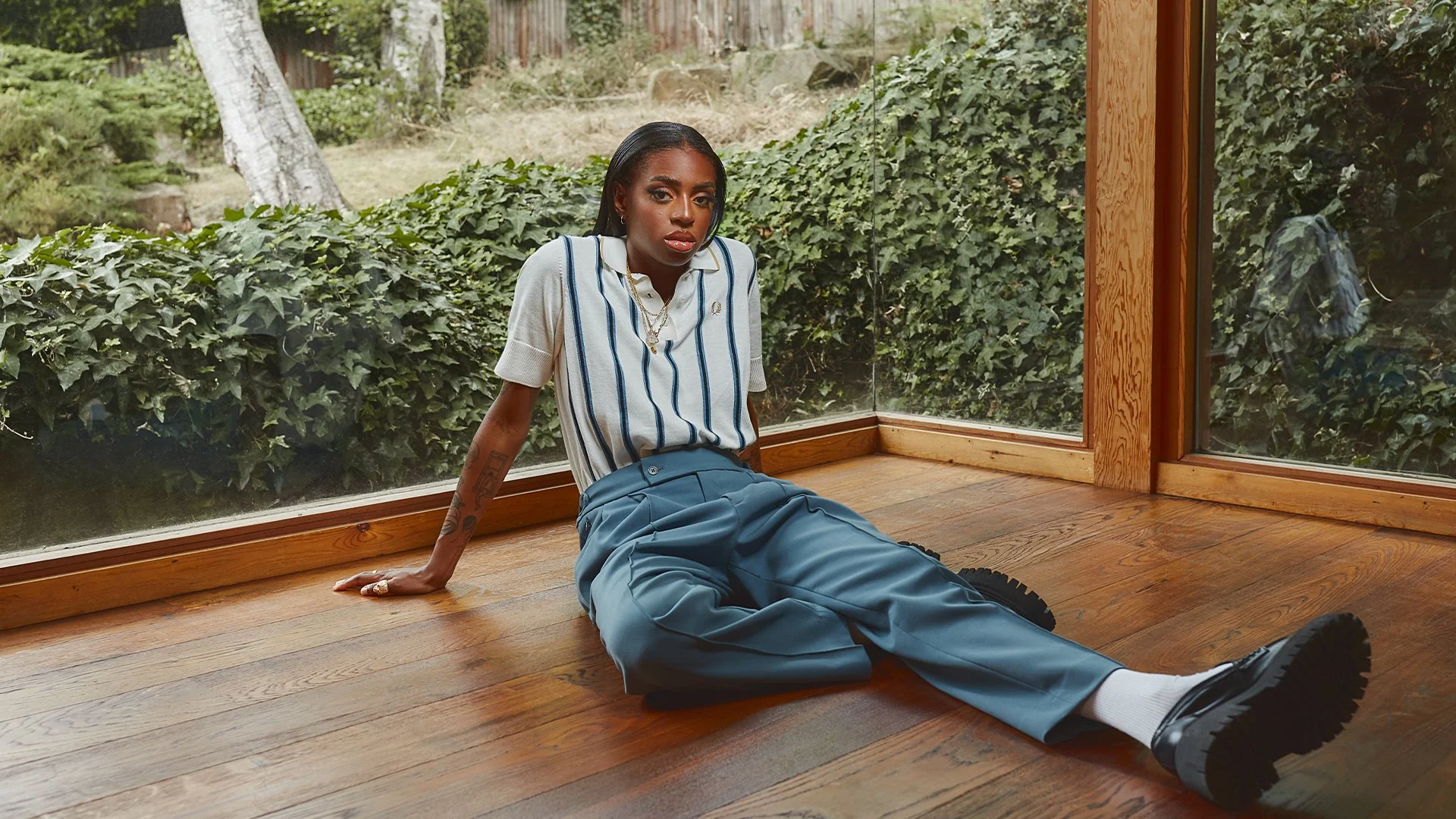  Spotify Producer  Stills campaign for Spotify’s RADAR programme with artist Cat Burns.  Director: Alexandra Thurmond Agency: Yours Truly Creative Photographer: Mélanie Lehmann 