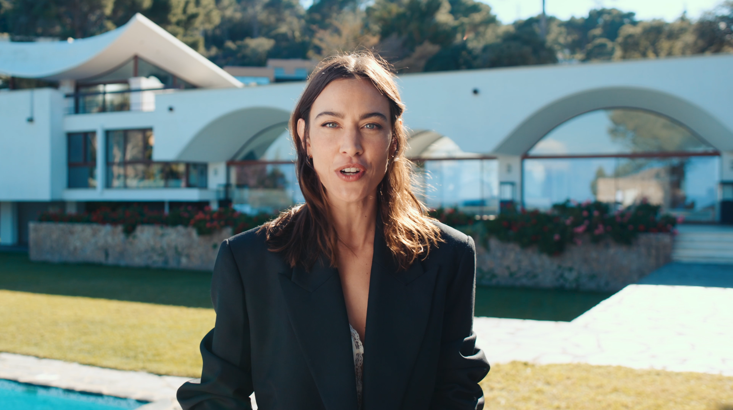 1.Inside Mango x AlexaChung.png