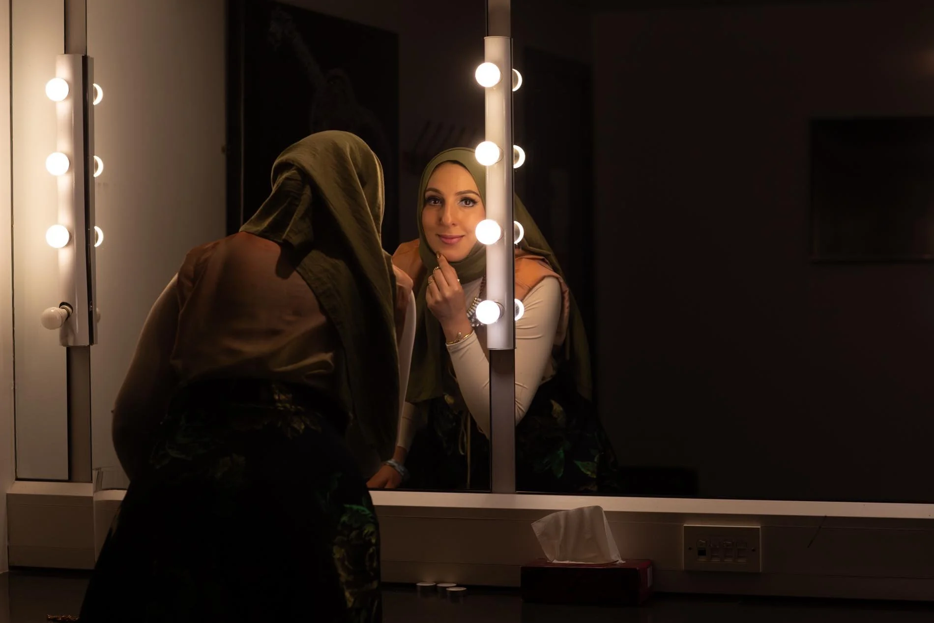Fatima-mian-comedy-queens-backstage-photographer.jpg