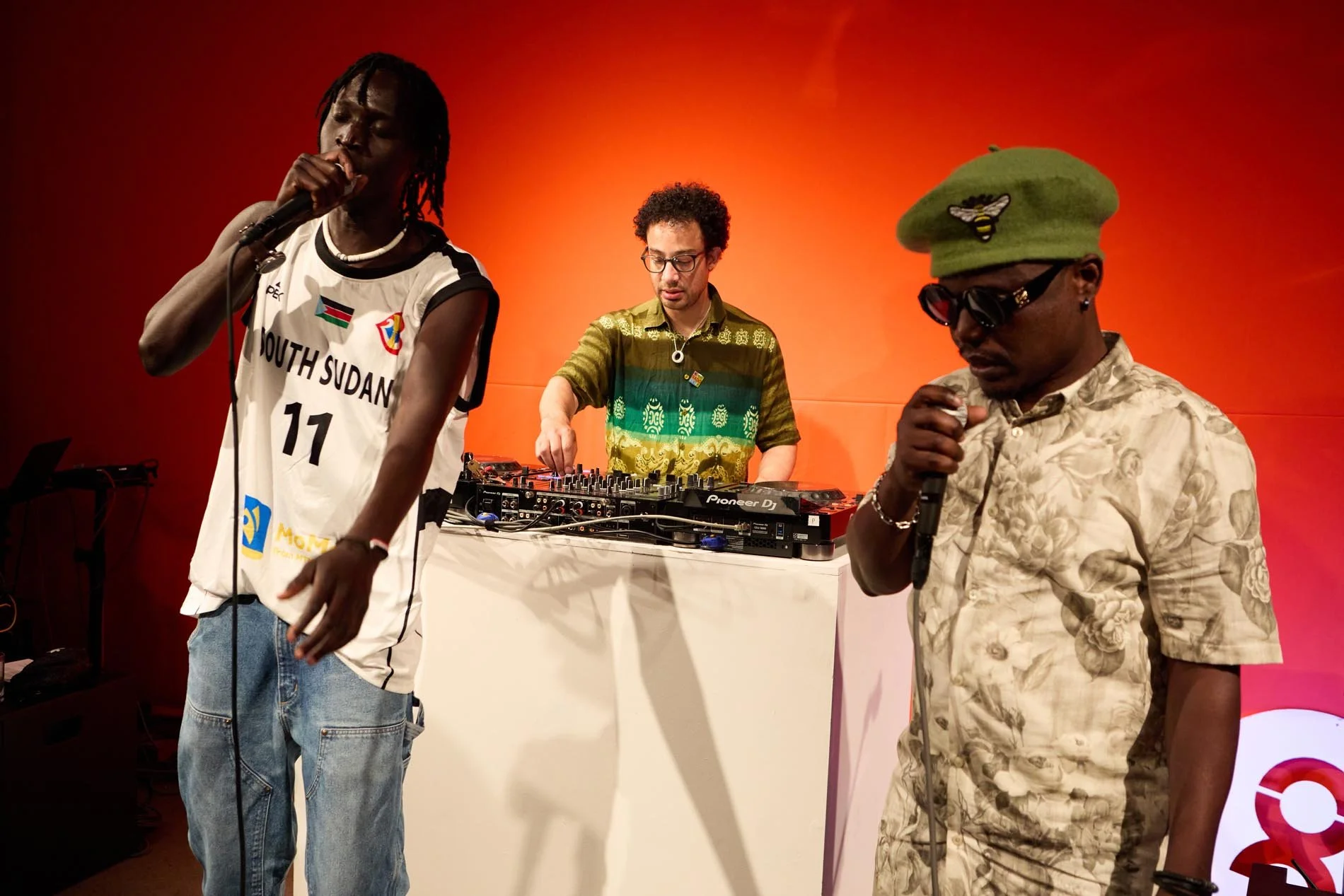 fatima-mian-oxfam-humanitarian-photography-live-music-No-more-radio-silence.jpg