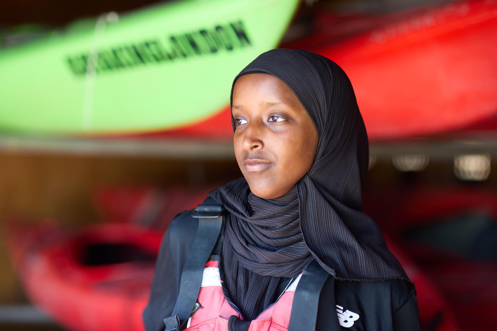 fatima-mian-kayaking-london-muslim-women-documentary-photography-human-interest-photography.jpg