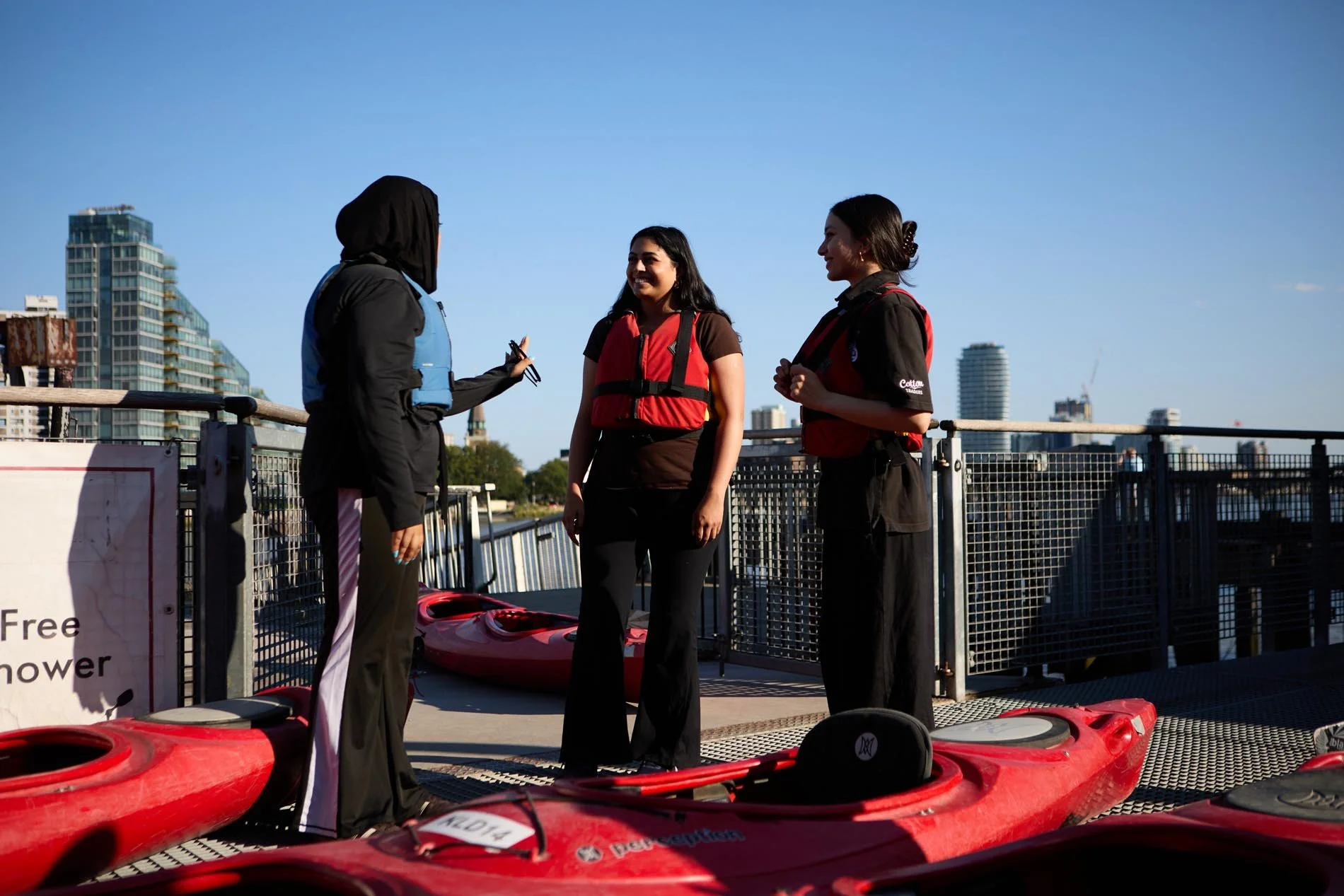 fatima-mian-photojournalism-editorial-photography-muslim-women-outdoor-photography-kayaking.jpg