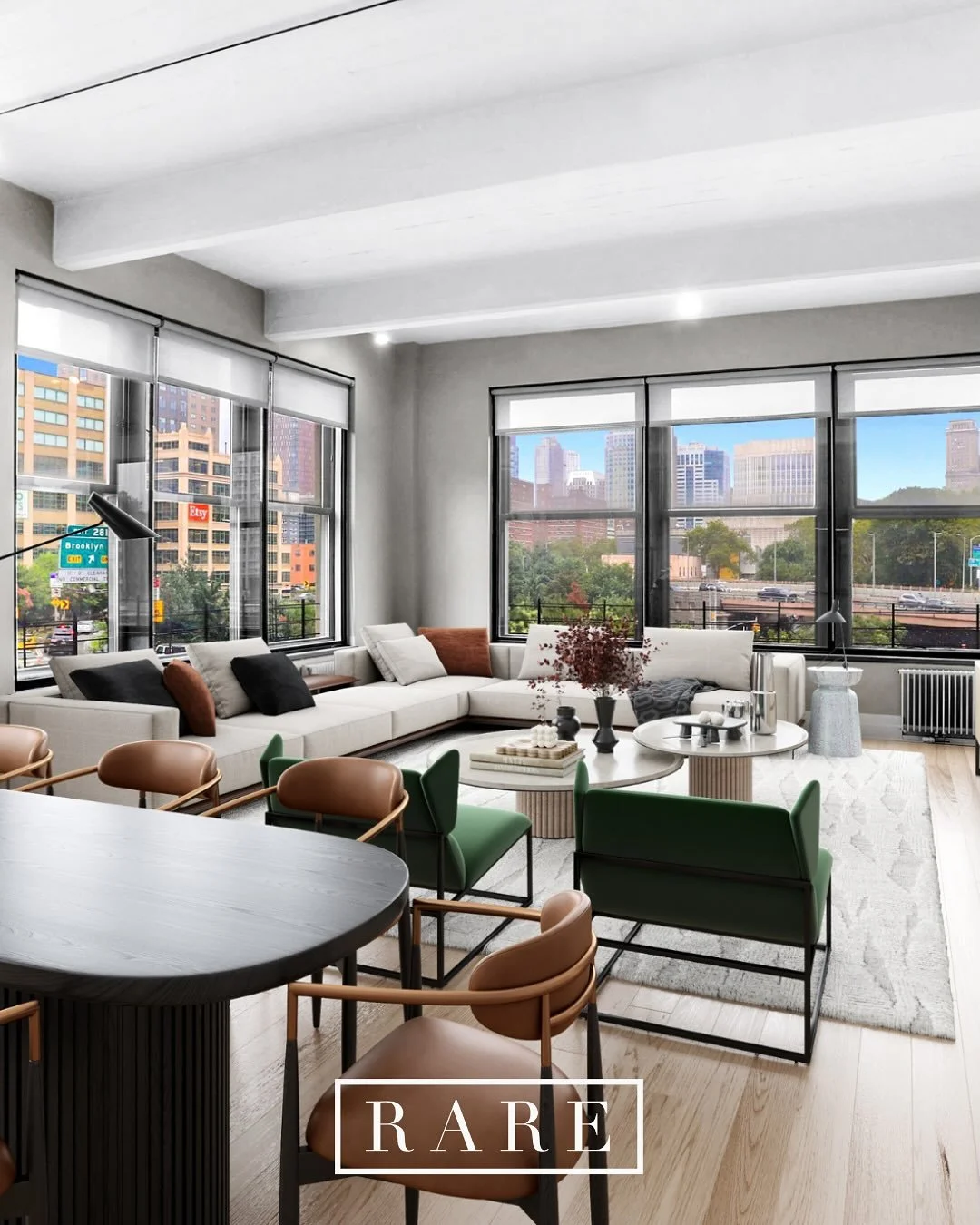 With this much square footage? You&rsquo;re bound to 𝓯𝓪𝓵𝓵 in love 🥰🍁✨

📍 70 Washington St, 6D