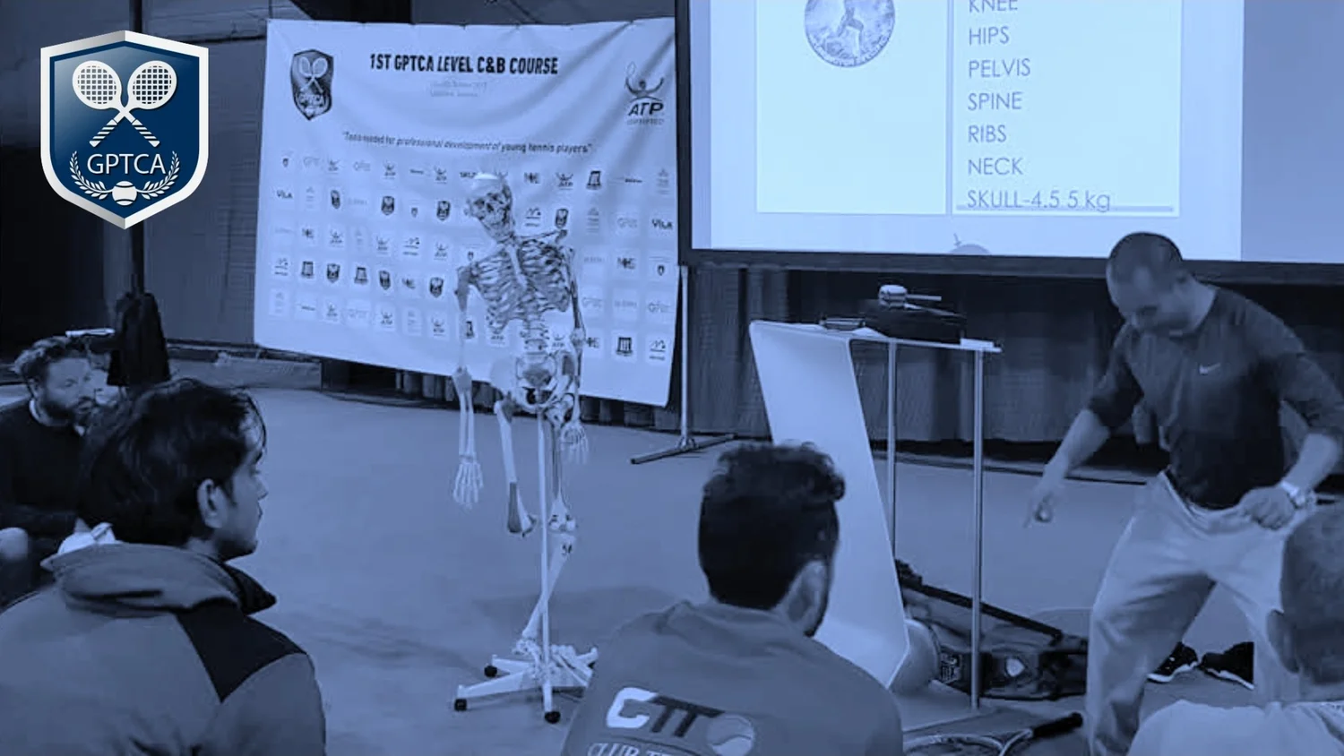 Neil Alvarez teaching biomechanics to ATP coaches