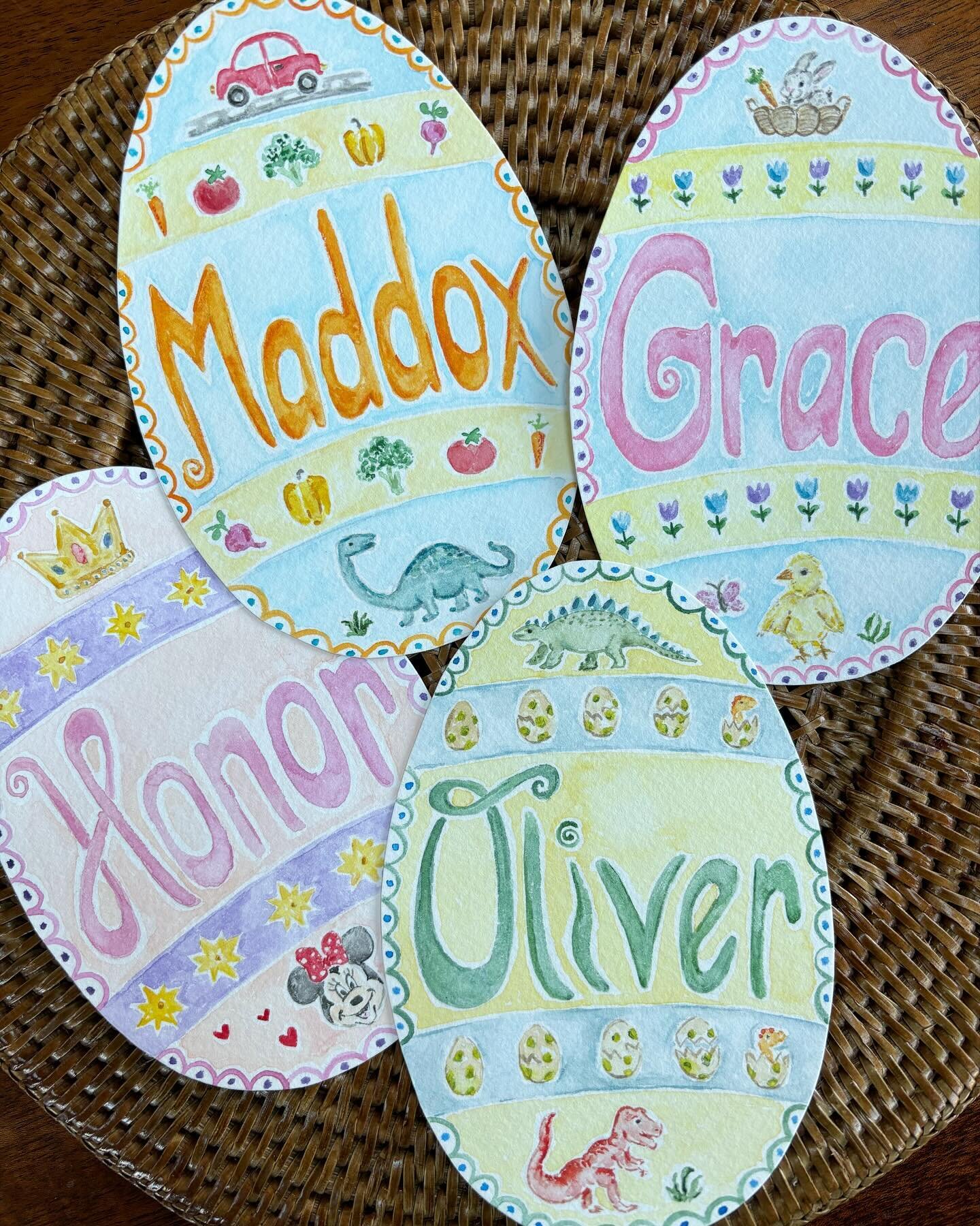 A few more Name Eggs going out ~ loving these personalized Dino, princess &amp; Minnie Mouse themes. These eggs would make such fun place settings for a kids (or adults) table! 🦕👑🥚 #eastereggs #easterbasket #easterdecor #watercolorillustration #cu