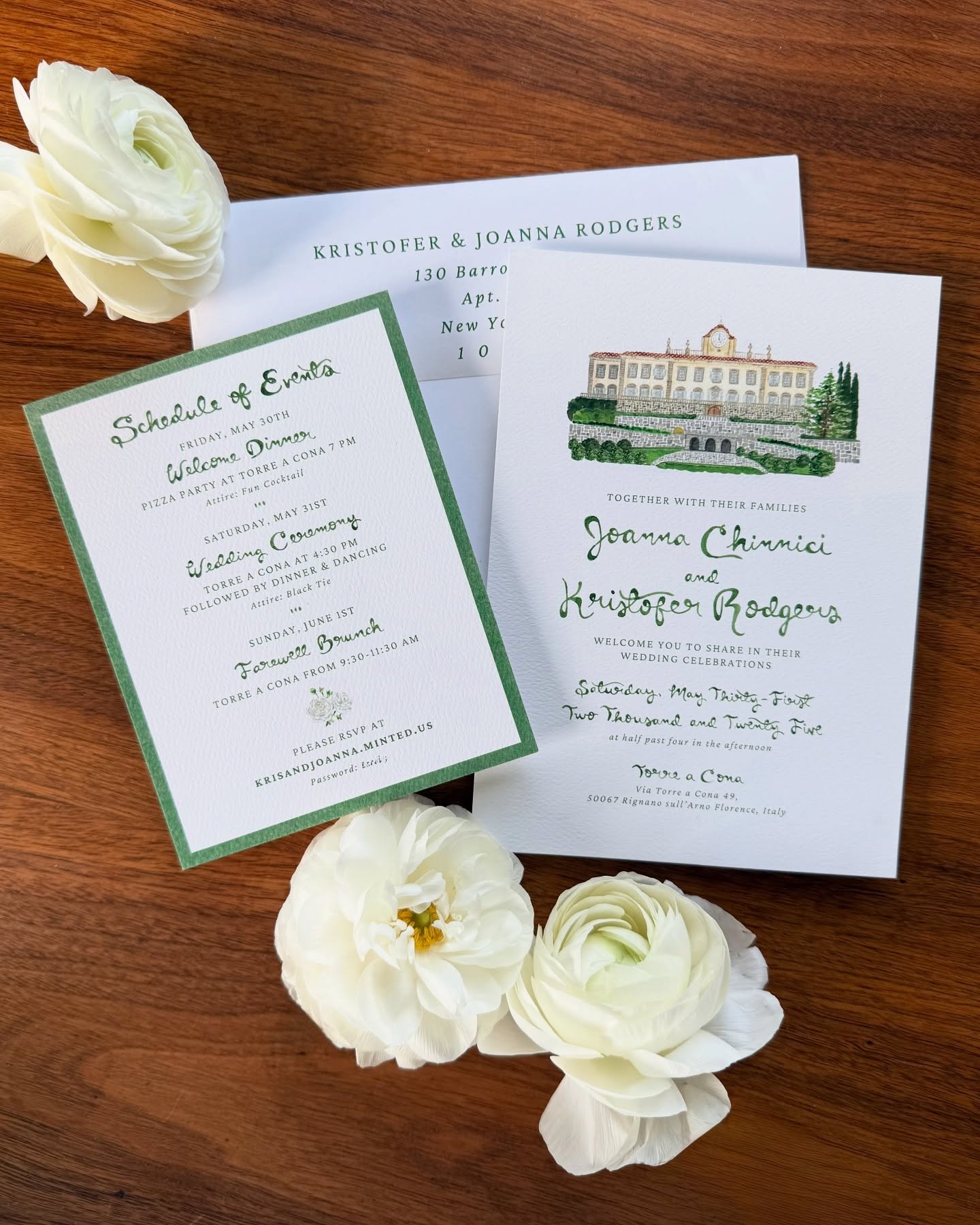 Elegant and refined ~ We kept it effortlessly classic with an illustrated portrait of the couple&rsquo;s Tuscan villa, soft hand lettering, and a green-edged details card featuring a small cluster of the bride&rsquo;s favorite blooms: white ranunculu
