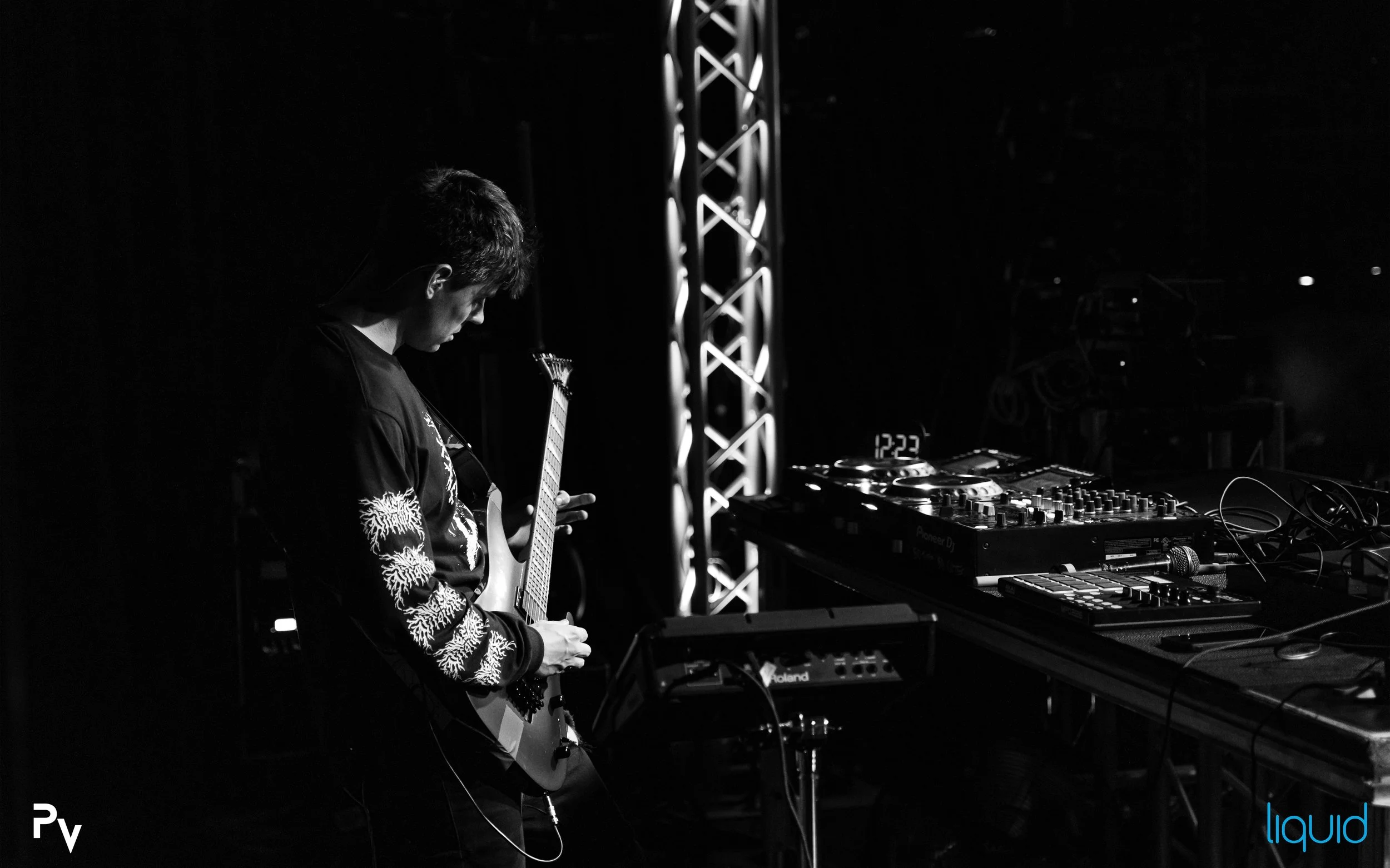 ARMNHMR - Liquid-35.jpg