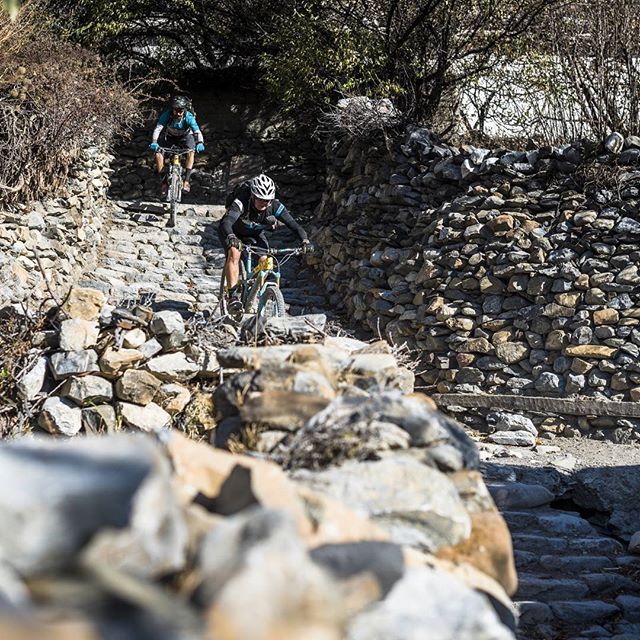 Peppered with hundreds of undulating trails that have been trodden upon for centuries, Mustang is a holy destination for pilgrims on fat tyres. 📸: Dan Milner

#nepal #himalayas #mtb #mountainbike #adventure #photography #himalayanrides #mustang #yet