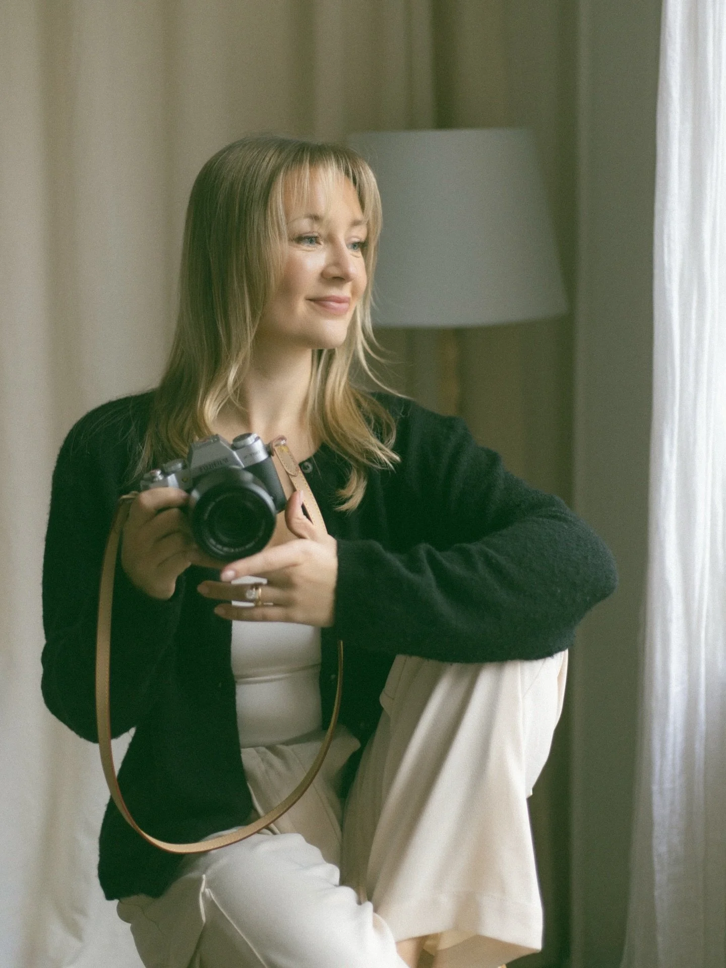 After a wildly beautiful fall, my own wedding, endless edits, and so many unforgettable memories captured in front of my camera, I finally let myself slow down. I&rsquo;ve been quieter on here because I&rsquo;ve been busy creating, catching up, and f