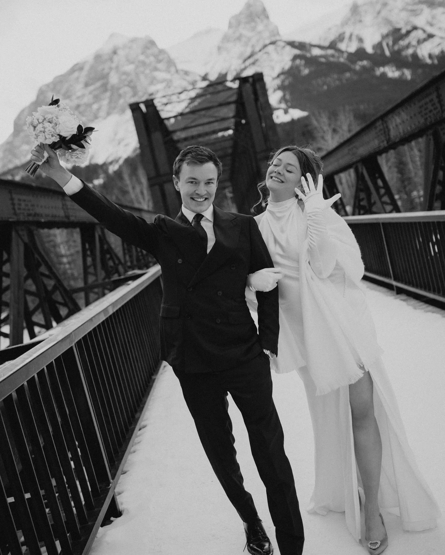 This year&rsquo;s goal: actually sharing the work I pour my heart into. Consistency is the goal - progress is the vibe 📸

Forever reliving Leah &amp; David&rsquo;s winter wedding in Canmore. All the way from Ireland, these two said their I do&rsquo;