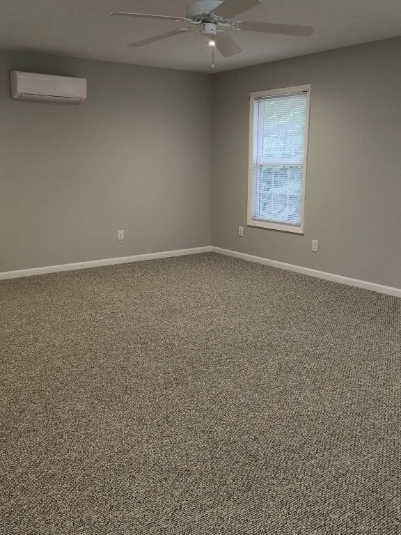 370 Sandhills Circle (14).jpg