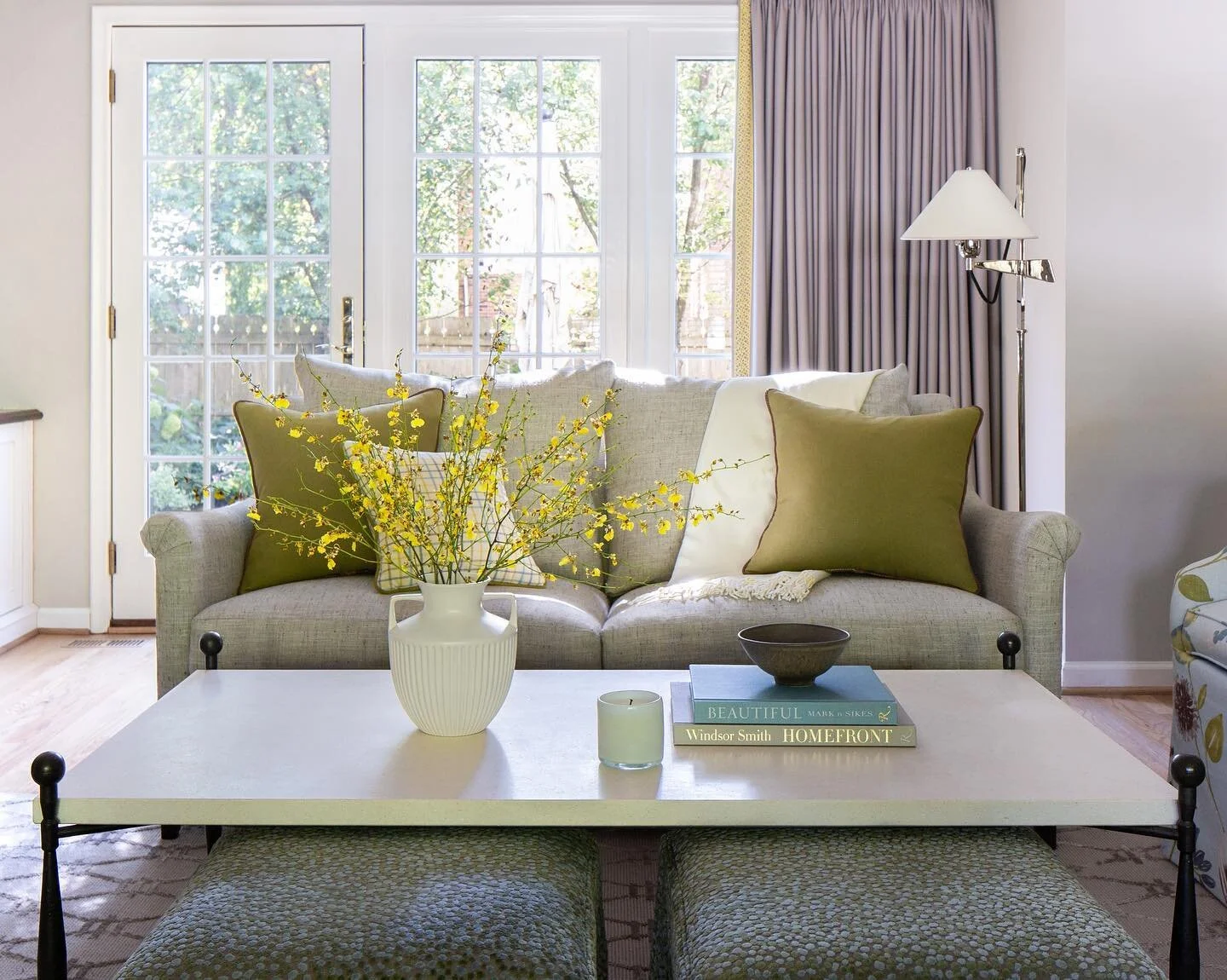 the lovely grosse pointe living room I designed that is featured in @detroitdesignmagazine spring issue! ✨✨✨
.
.
📷: @martaxperez 
.
.

#detroitdesigner #detroitdesign #midwestliving #midwest #livingroomdecor #livingroomdesign #livingroominspo #livin