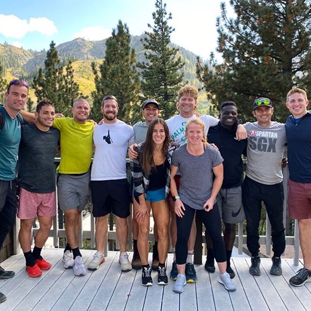Mountains for breakfast, a few CrossFit wods for lunch, and if you&rsquo;re @emmaharry57 and @blacksmifff , you just skip dinner altogether and go straight to bed 😂Definitely had a fun time with this crew this past weekend, and while it sure was a l