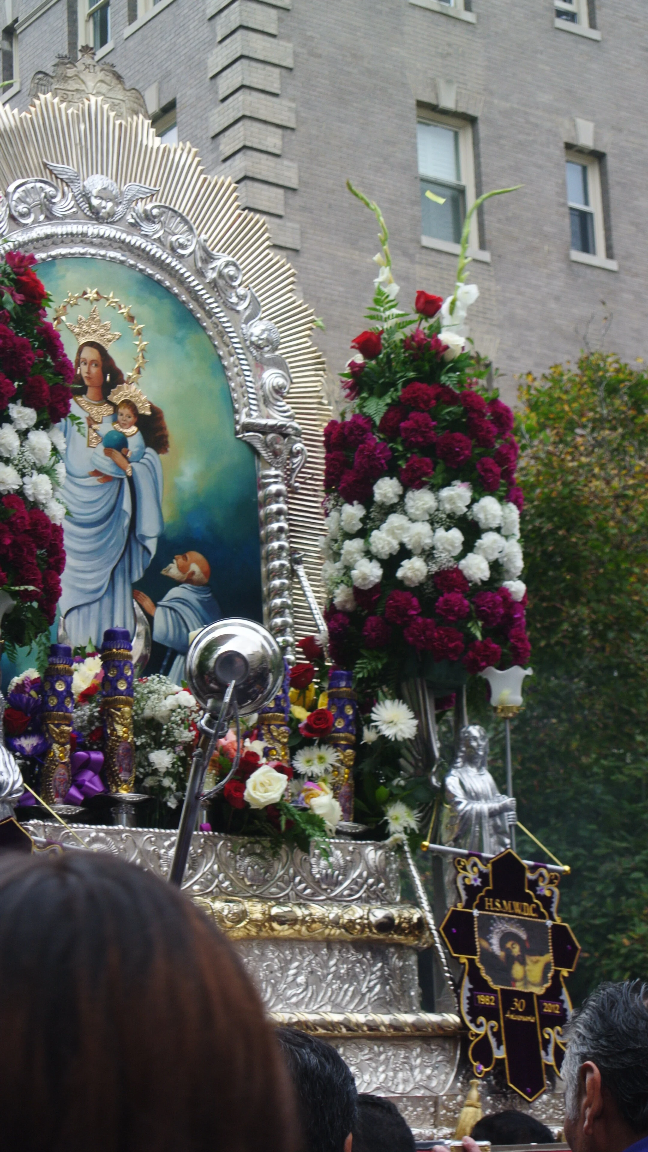 Central American Parade my street 016.JPG