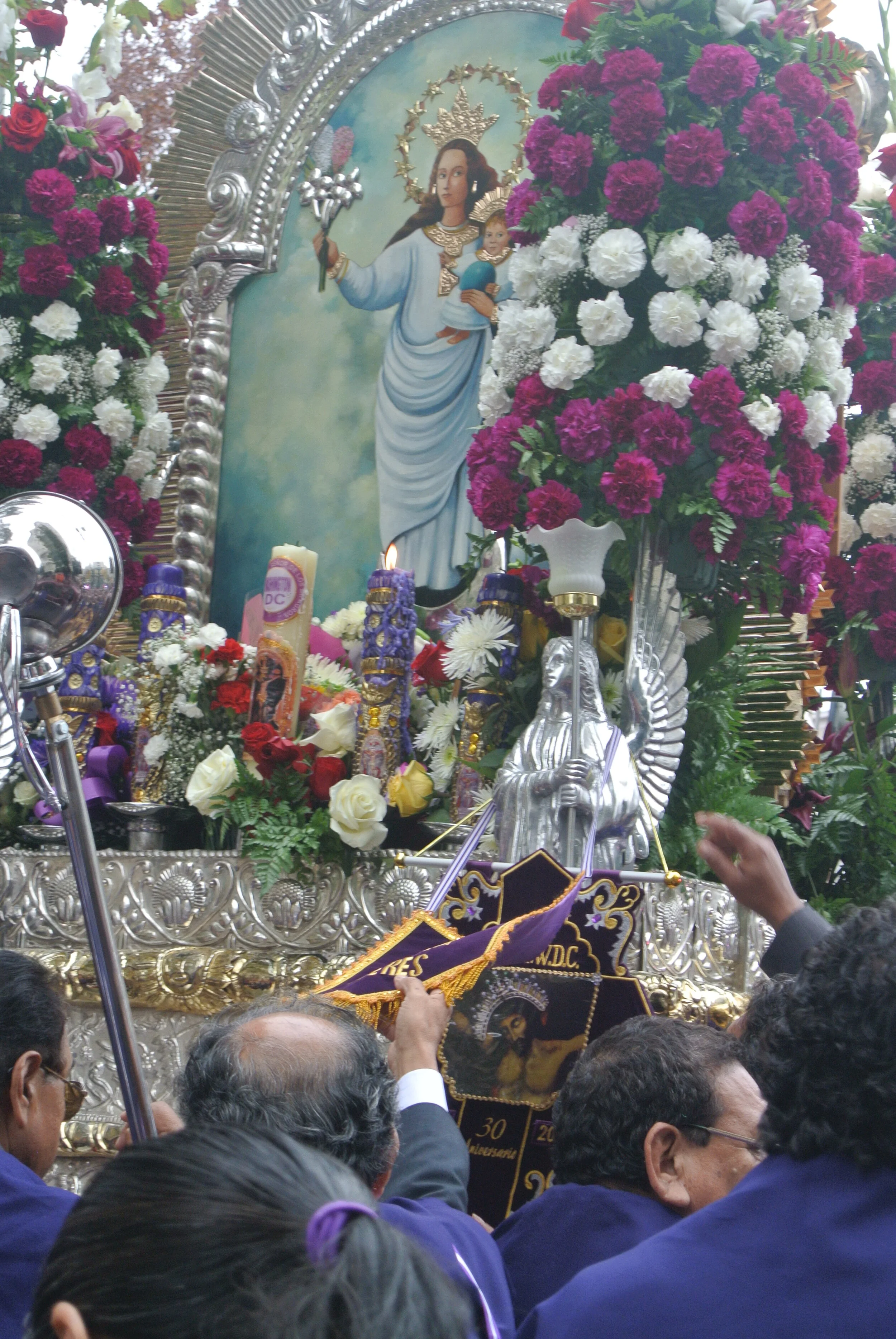 Central American Parade my street 031.JPG