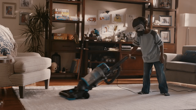 Holiday Compilation_Toys R Us_30-low.gif