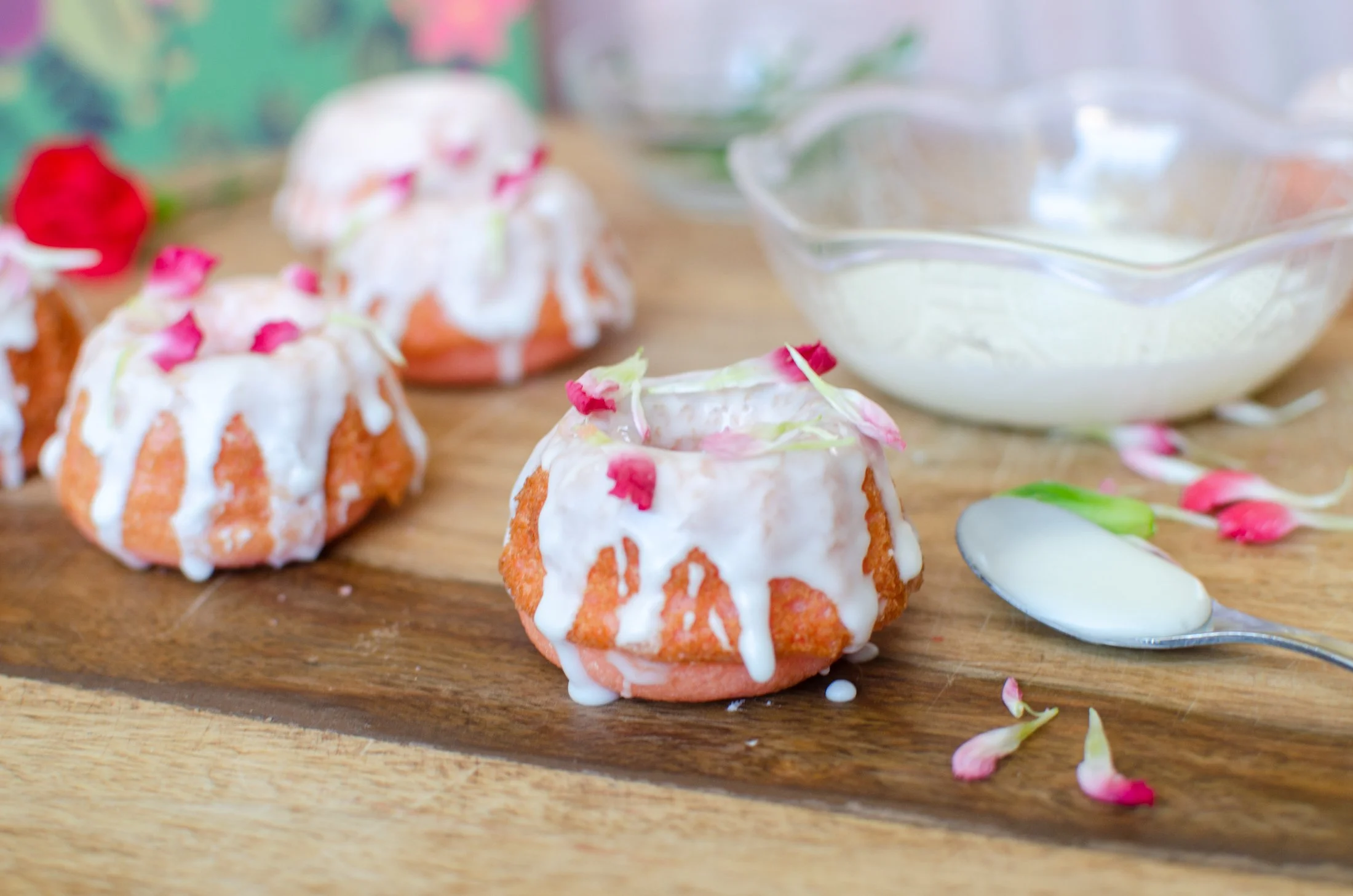 DIY Mini bundt cakes with edible flowers — Our Happy Tribe