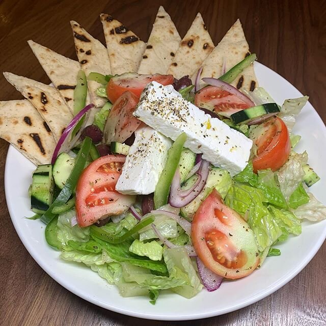 A Greek Salad! 🥗
#ticktockdiner #GreekSalad #healthytreat #FetaCheese #foodie #ticktock #foodstagram #food #foodpics #instafood #nj #njallday #njfood #njdiner #diner #dinerfood #salad #freshtomatoes #yum #yummy #cliftonnj #rutherfordnj #nutleynj #mo