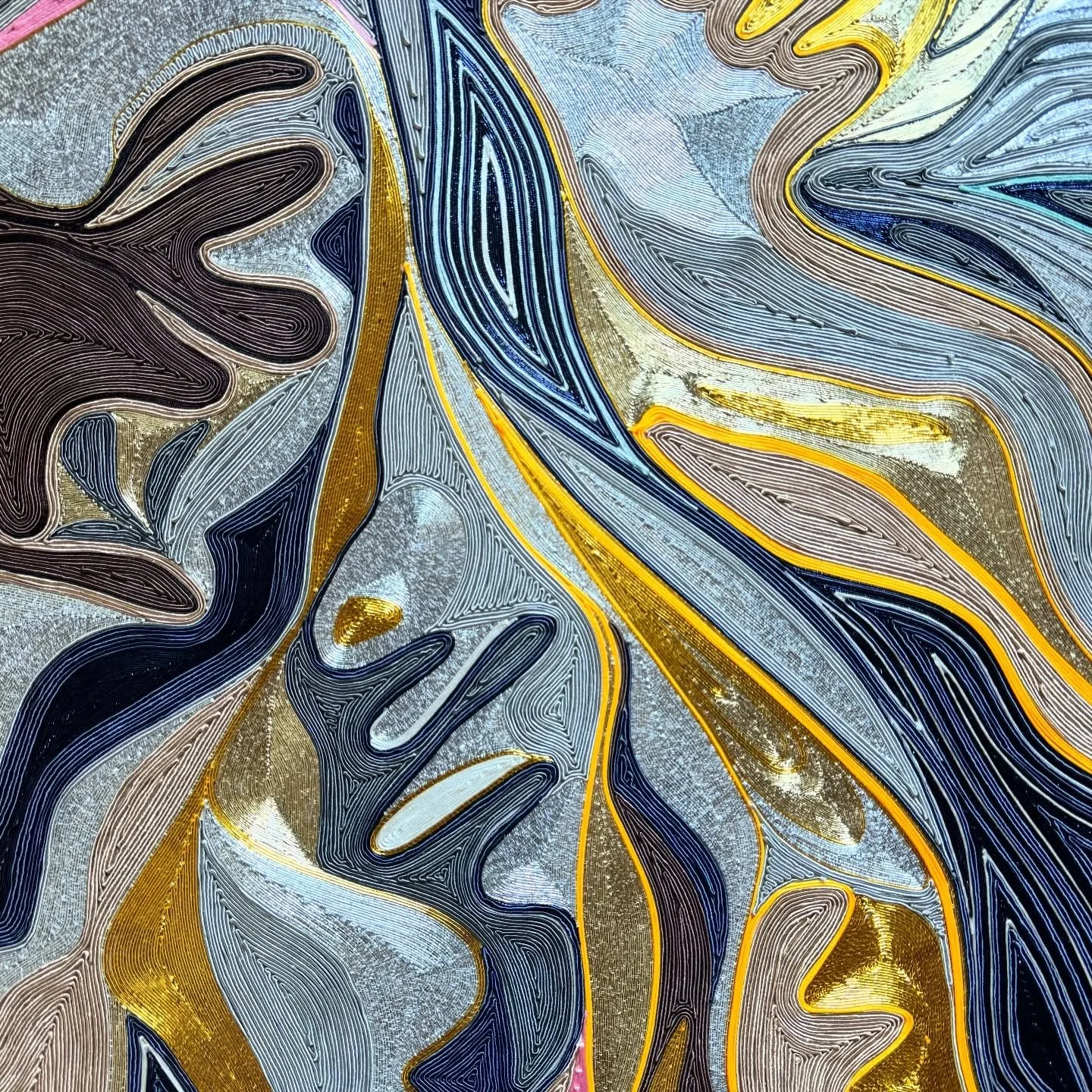Thread-drawing panels inspired by the organic forms of coral reefs and the extraordinary beauty of our oceans. Crafted with precious metals including gold and silver, these wall-covering artworks merge recycled threads, repurposed plastics, and noble