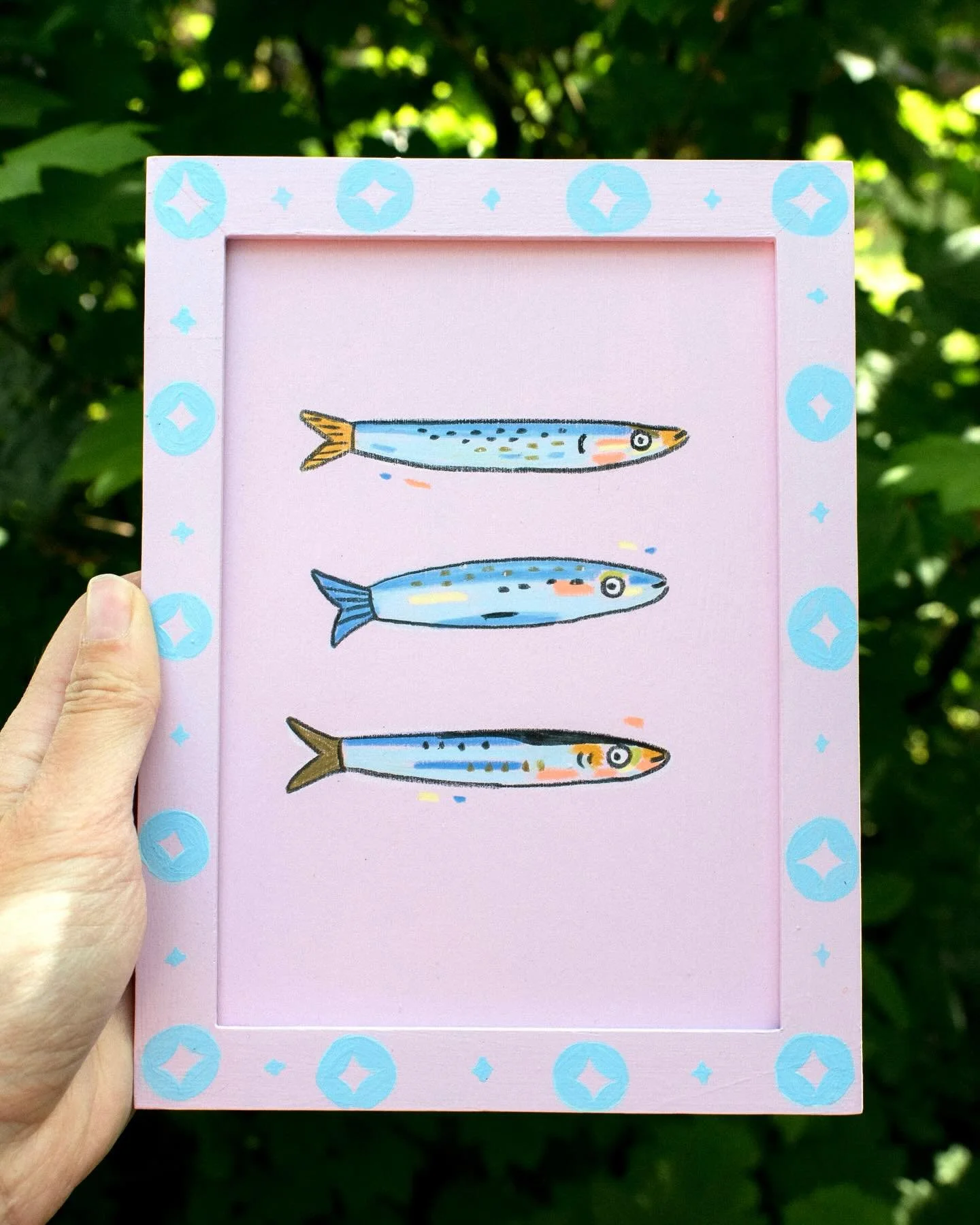 the cutest little sardines, in pastel on matboard &amp; framed in a sweet hand painted frame 🪩 come see her and the rest of my newest collection TOMORROW June 5 at @thepurpledoorpdx !

#portlandartist #portlandoregon #artshow