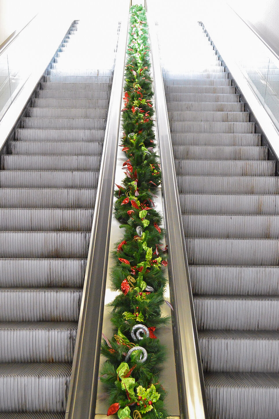 Escalator-Garland-5.jpg