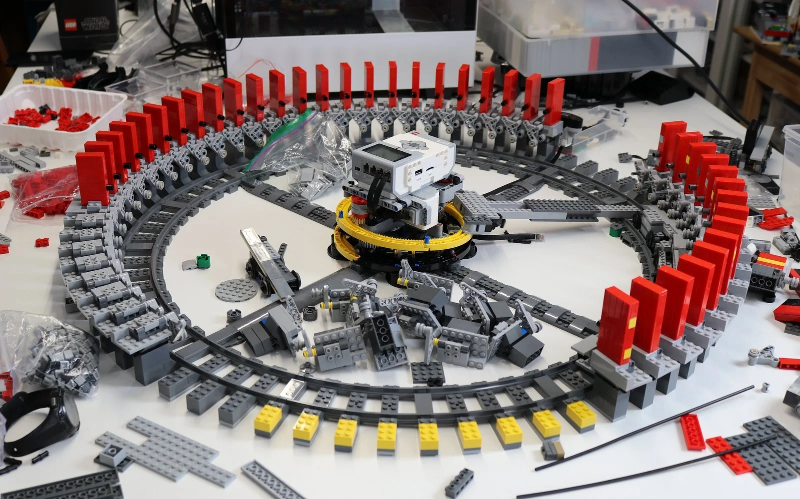 Infinite LEGO Domino Ring