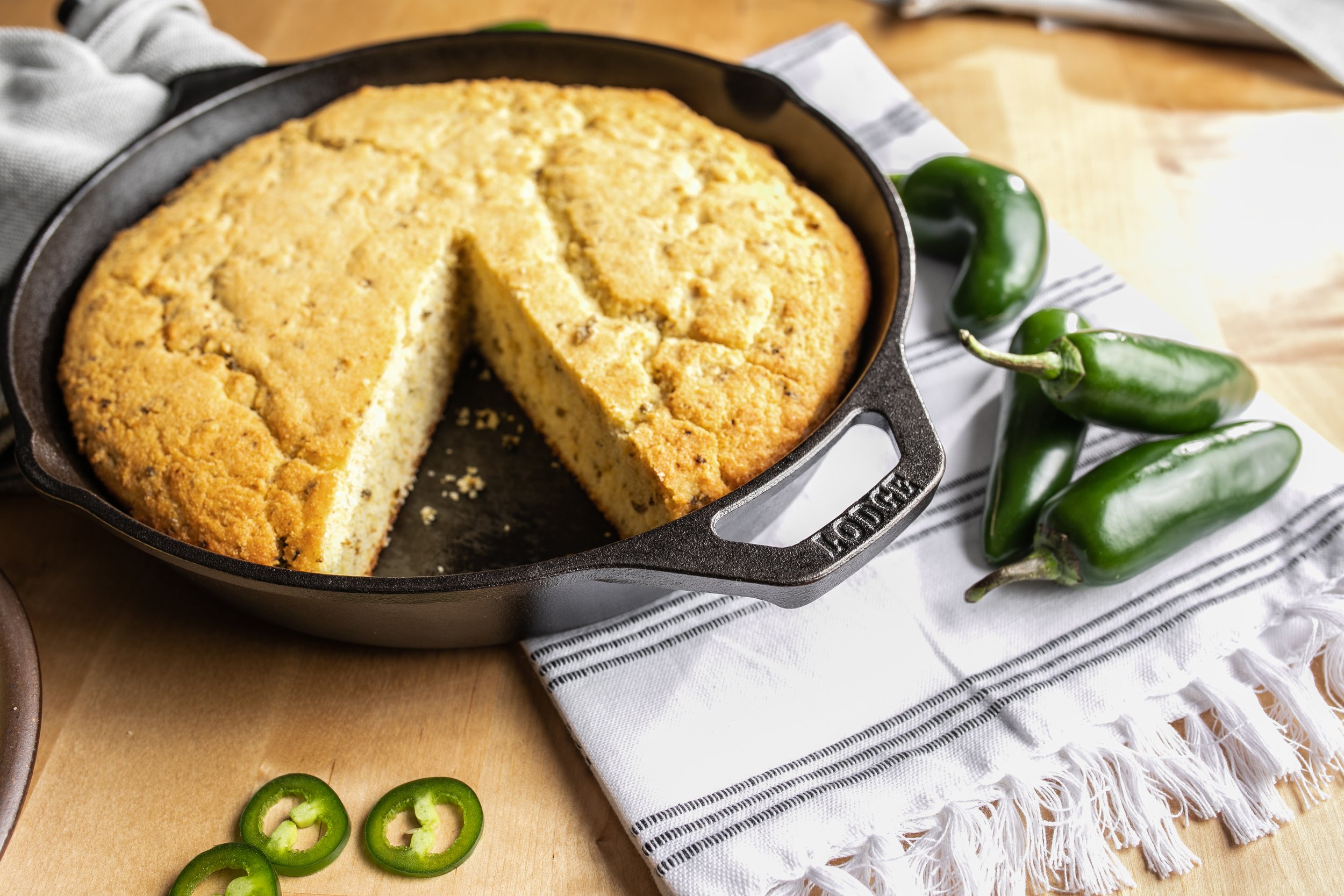 LodgeCornbread_Jalapeno_00009.jpg