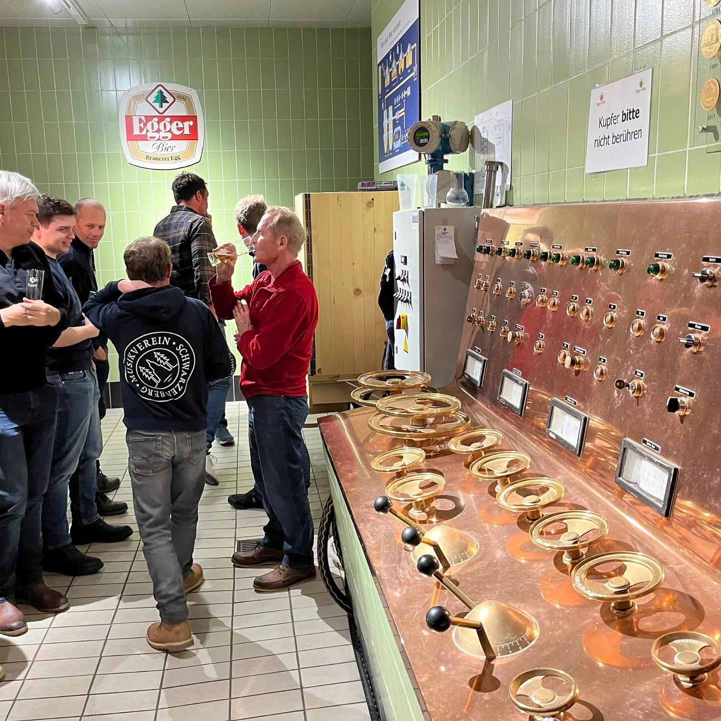 MVS goes BRAUEREI EGG🍻

Dank Lukas Dorner wissen wir jetzt genau, wie unser Lieblingsgetr&auml;nk aus der Egger-Brauerei entsteht. Nach einer spannenden F&uuml;hrung durch die Braukunst gab es eine gem&uuml;tliche Bierverkostung - Genuss und Gemeins
